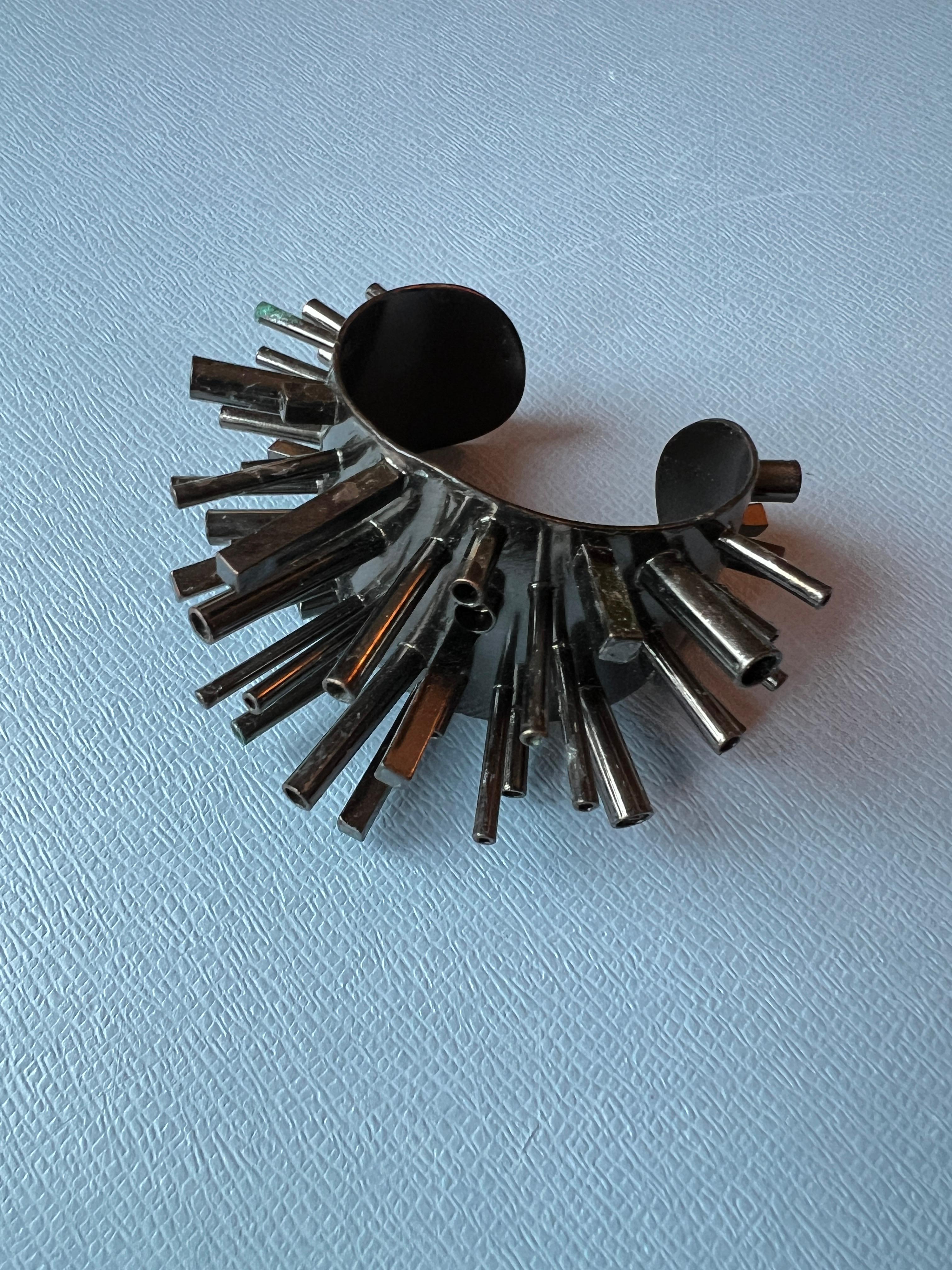 Femenino o masculino Brazalete Brazalete Brutalista Pieza de Declaración Metal de Pistola Rutenio en venta