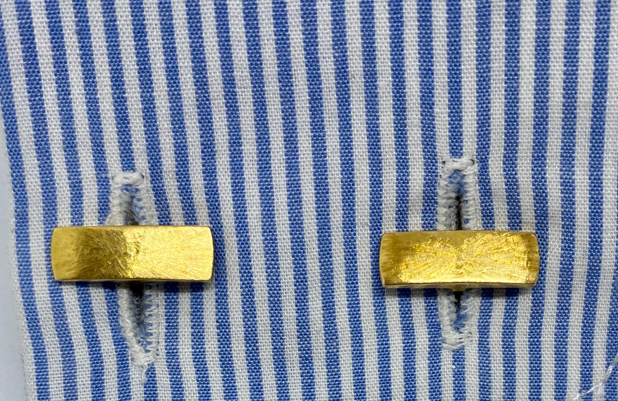 Women's or Men's Vintage Cufflinks in 18K Yellow Gold by Buccellati For Sale
