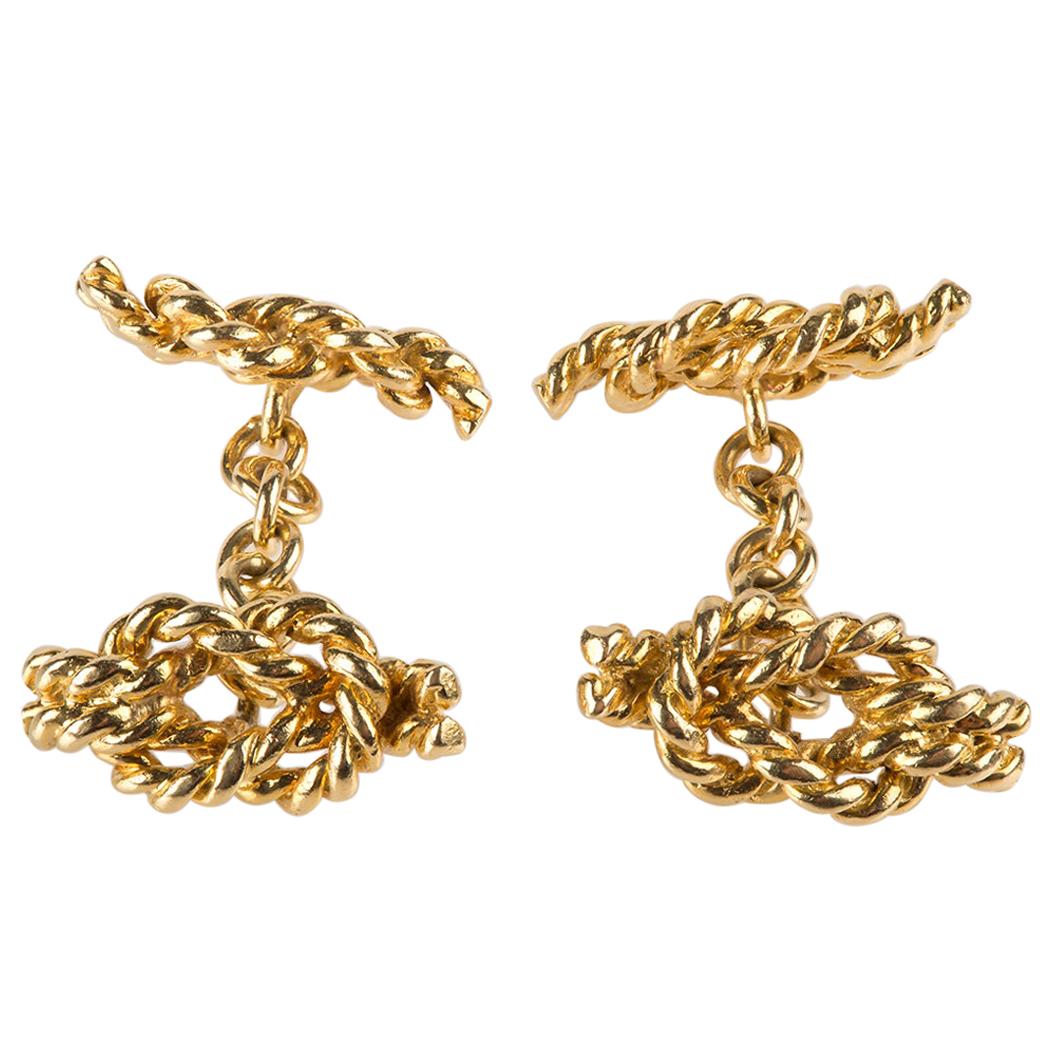 Vintage Cufflinks of Reef Knots in Textured 18 Carat Gold, English, circa 1960 For Sale