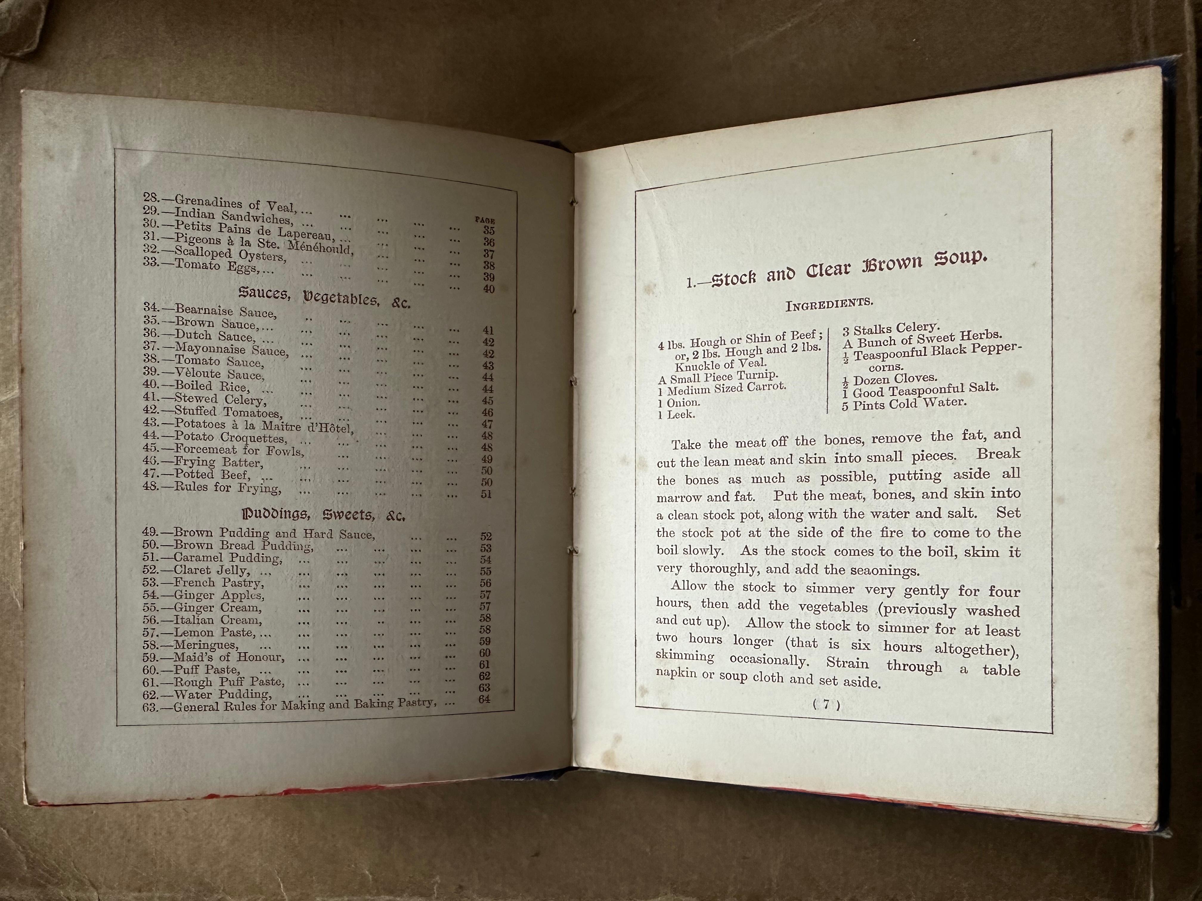 Charme culinaire vintage : recettes publiées en 1888 par la Glasgow School of Cookery Bon état - En vente à Langweer, NL