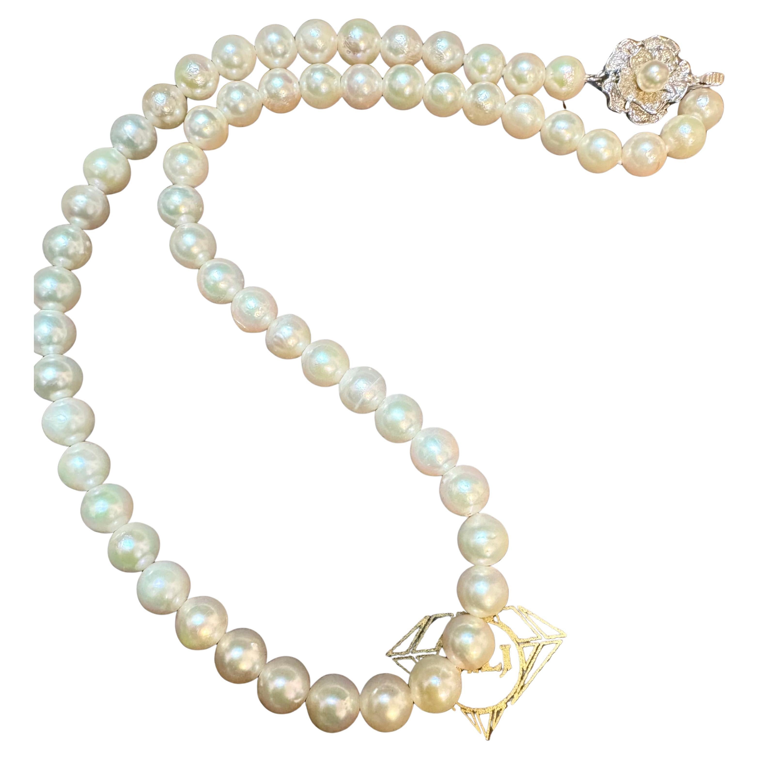 Perla Akoya coltivata vintage  Lunghezza della collana 16", chiusura in argento con perla