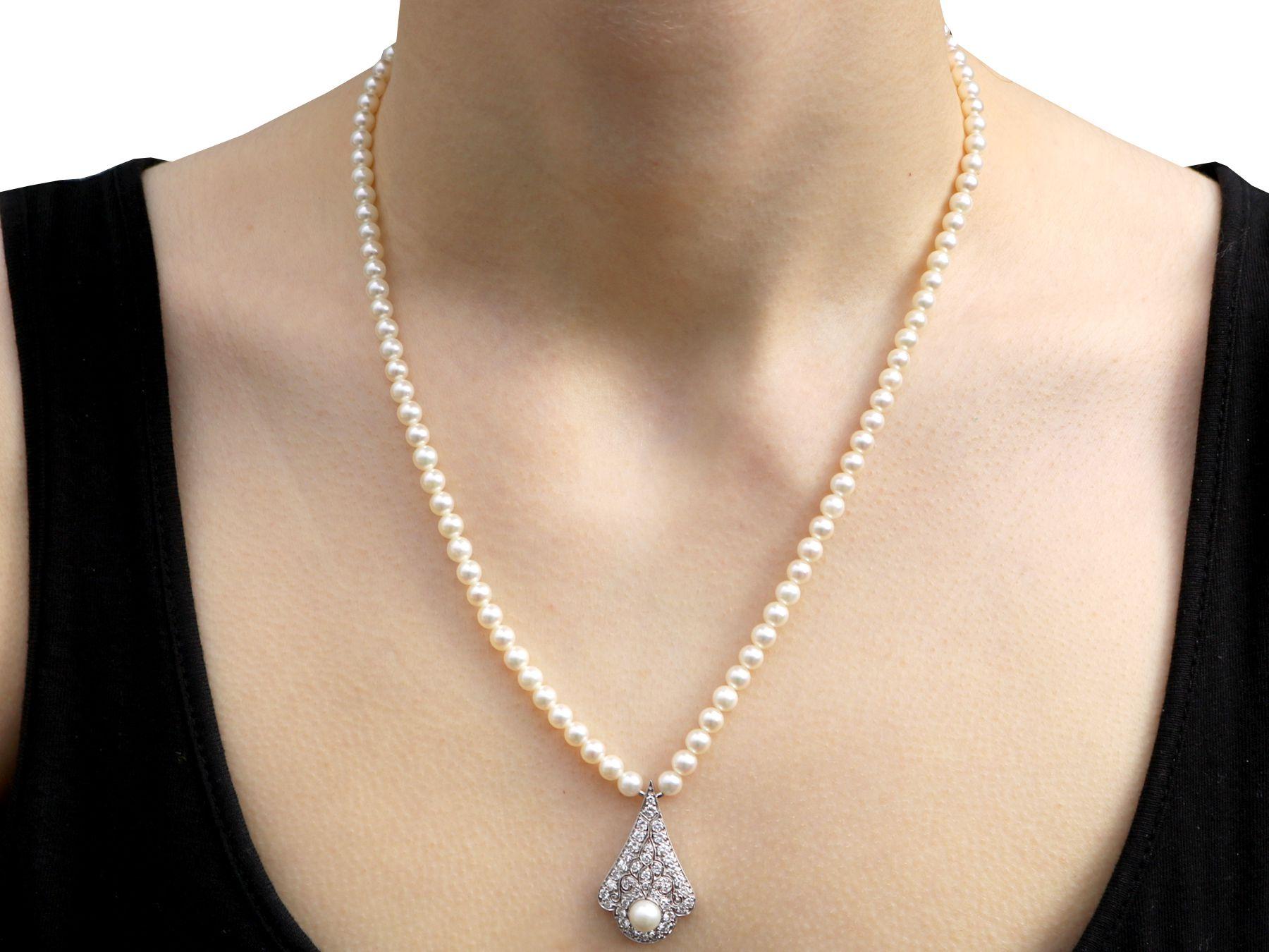 Vintage Cultured Pearl 1.48ct Diamond 18k White Gold Necklace, circa 1990 For Sale 2