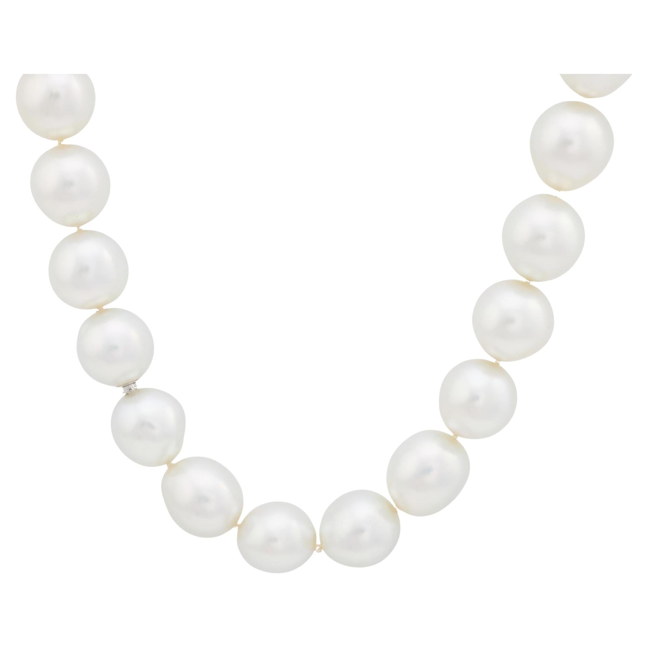 Collana vintage di perle coltivate in oro bianco 18 carati