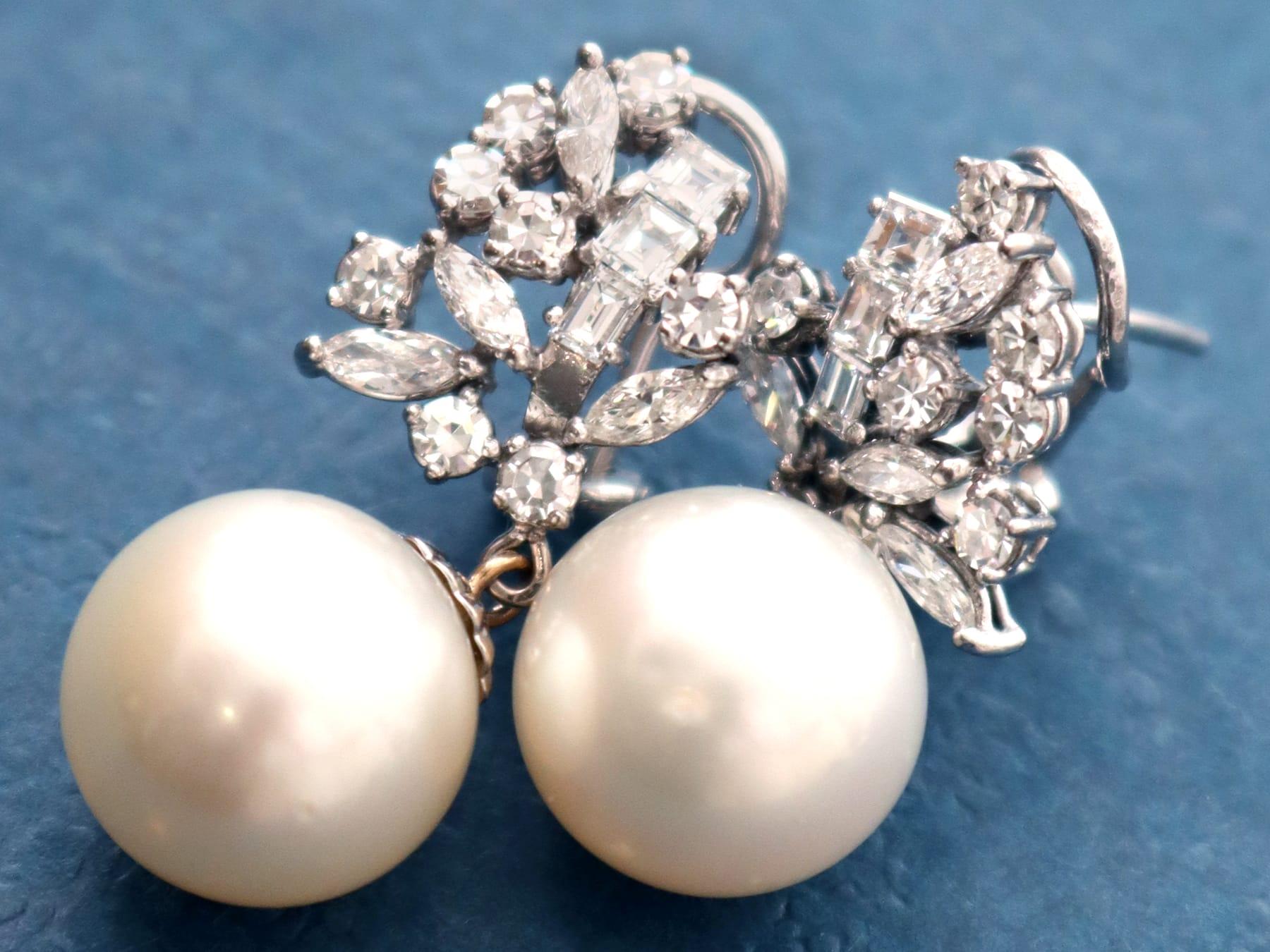 Women's or Men's Vintage Cultured Pearl 2.84 Carat Diamond, 18k White Gold Earrings Circa 1970 For Sale