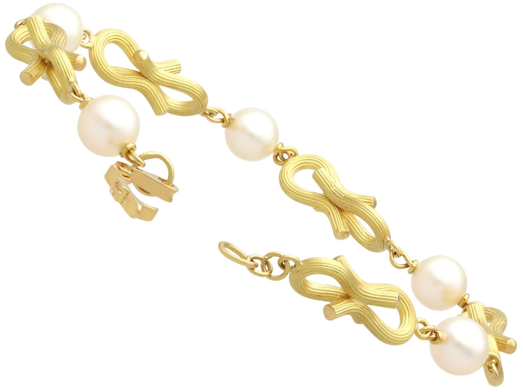 Bracelet vintage en perles de culture et or jaune 18k Circa 1990 en vente 5