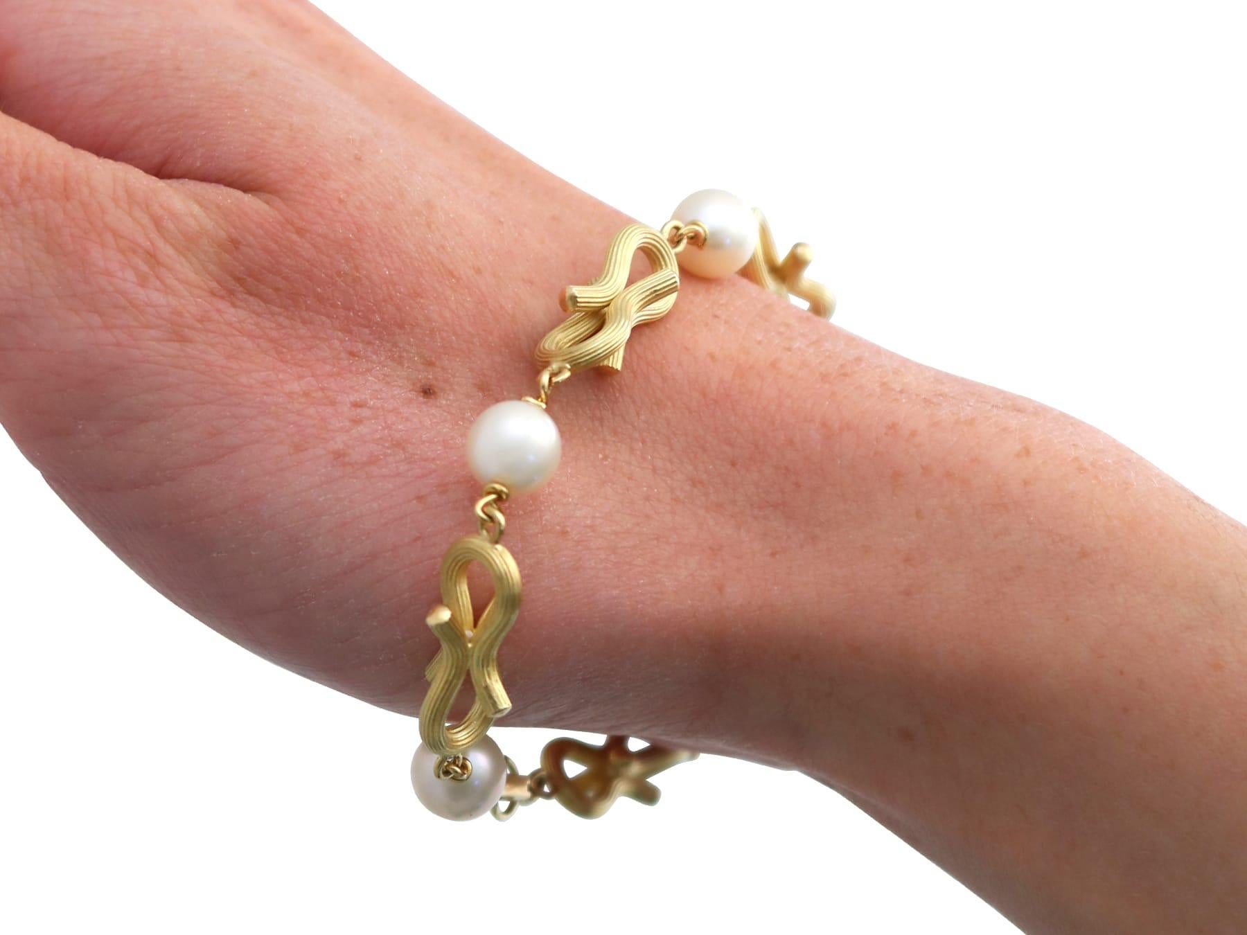 Bracelet vintage en perles de culture et or jaune 18k Circa 1990 en vente 10