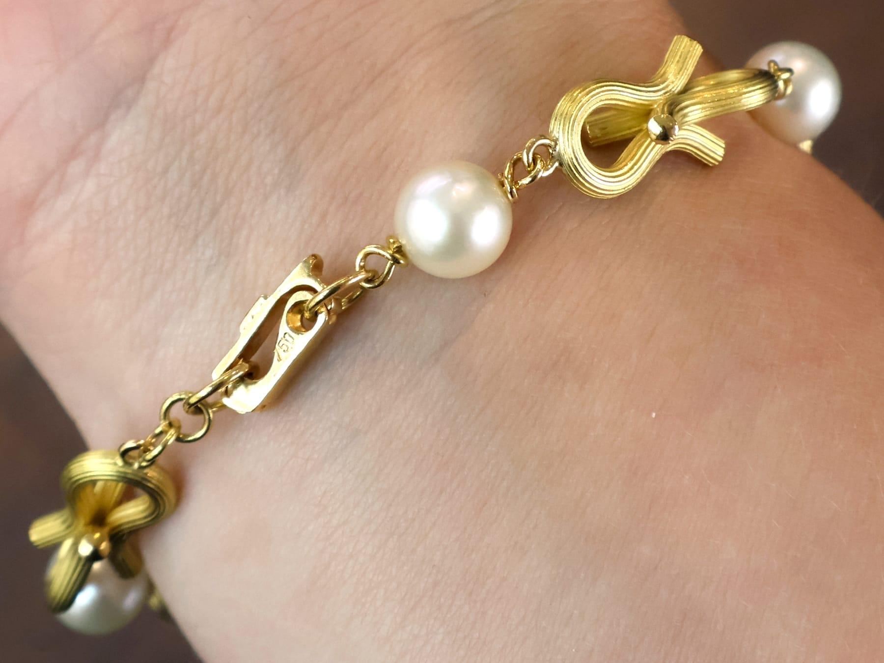 Bracelet vintage en perles de culture et or jaune 18k Circa 1990 Unisexe en vente