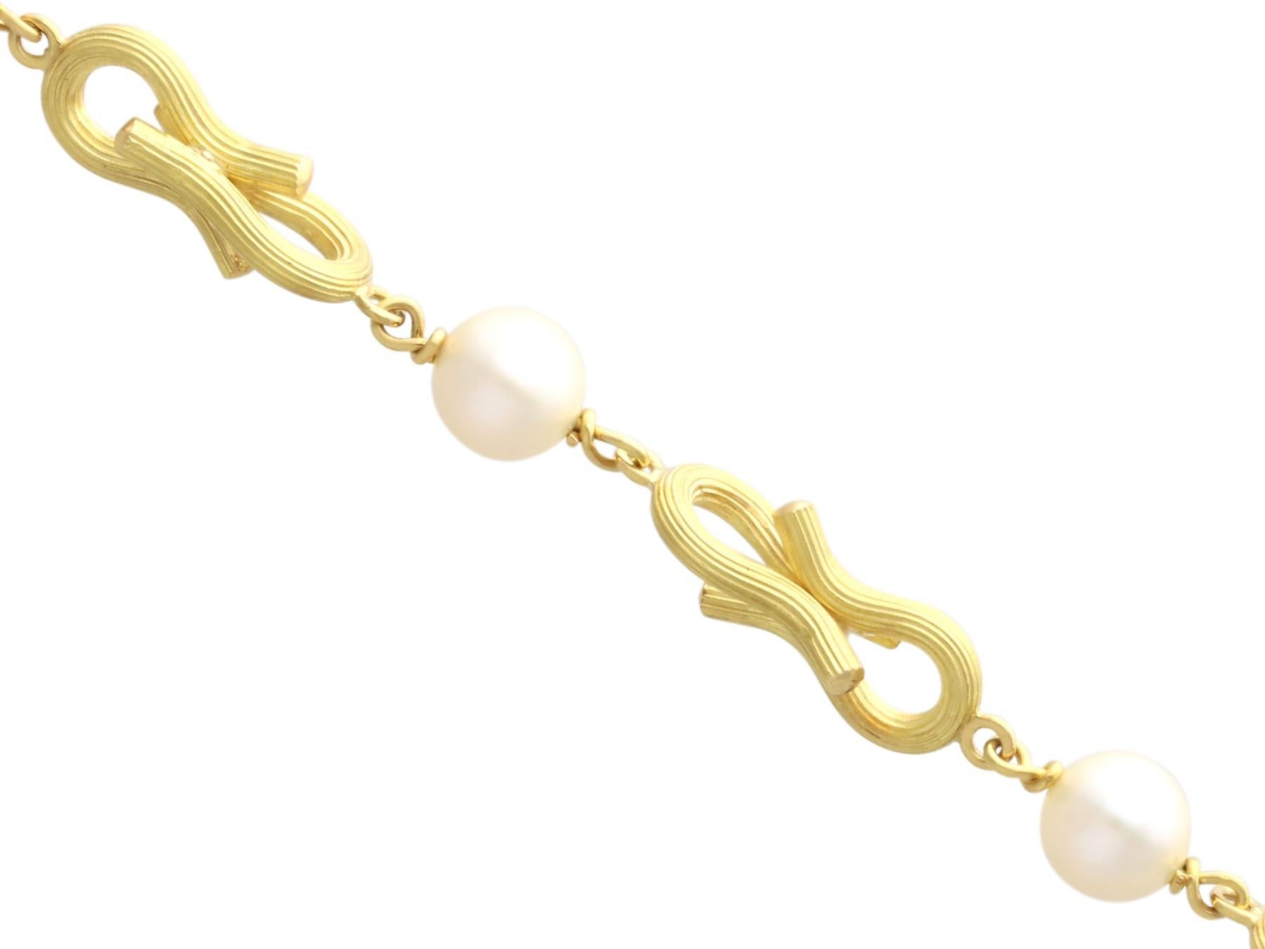 Bracelet vintage en perles de culture et or jaune 18k Circa 1990 en vente 2