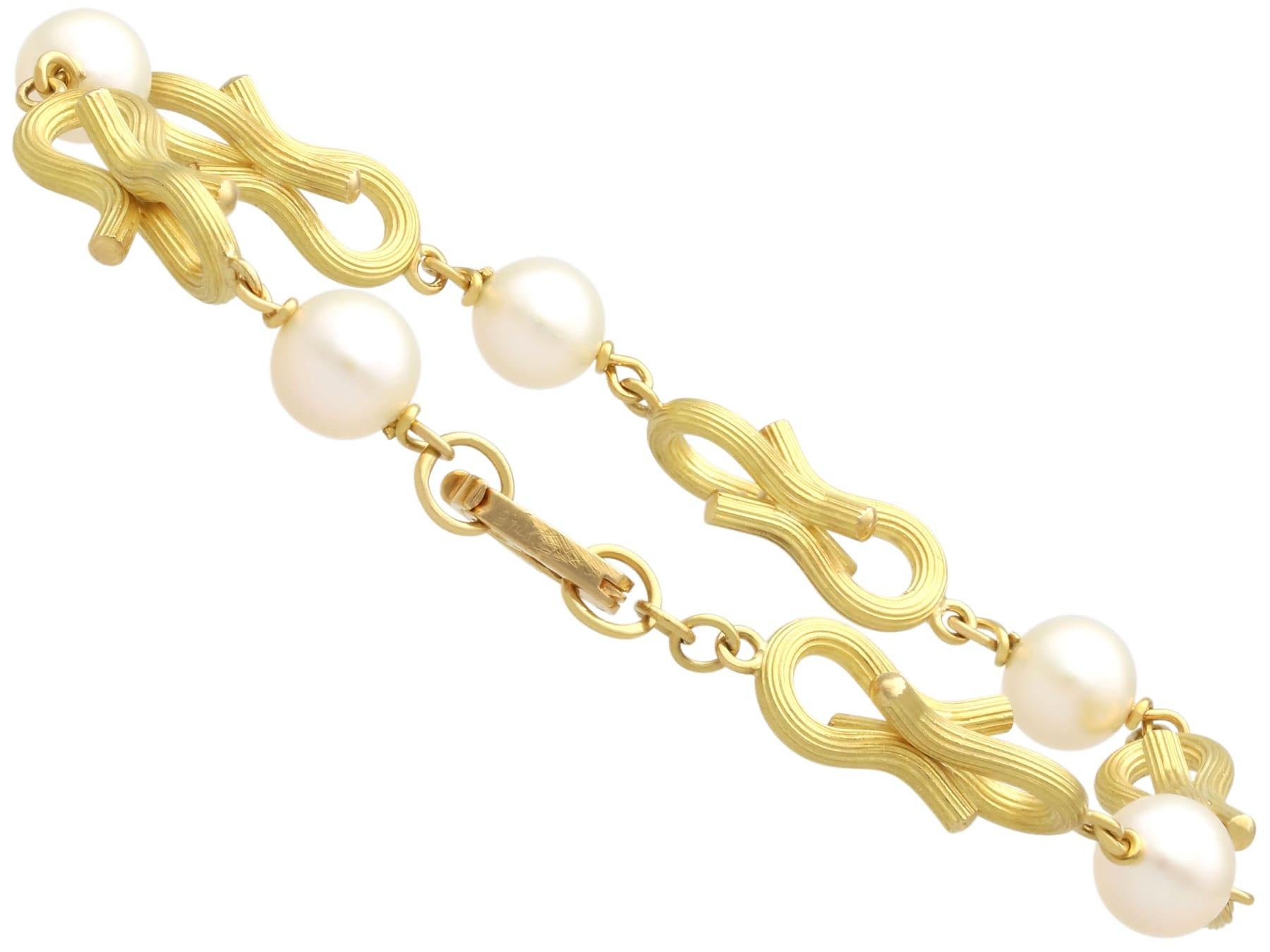 Bracelet vintage en perles de culture et or jaune 18k Circa 1990 en vente 4