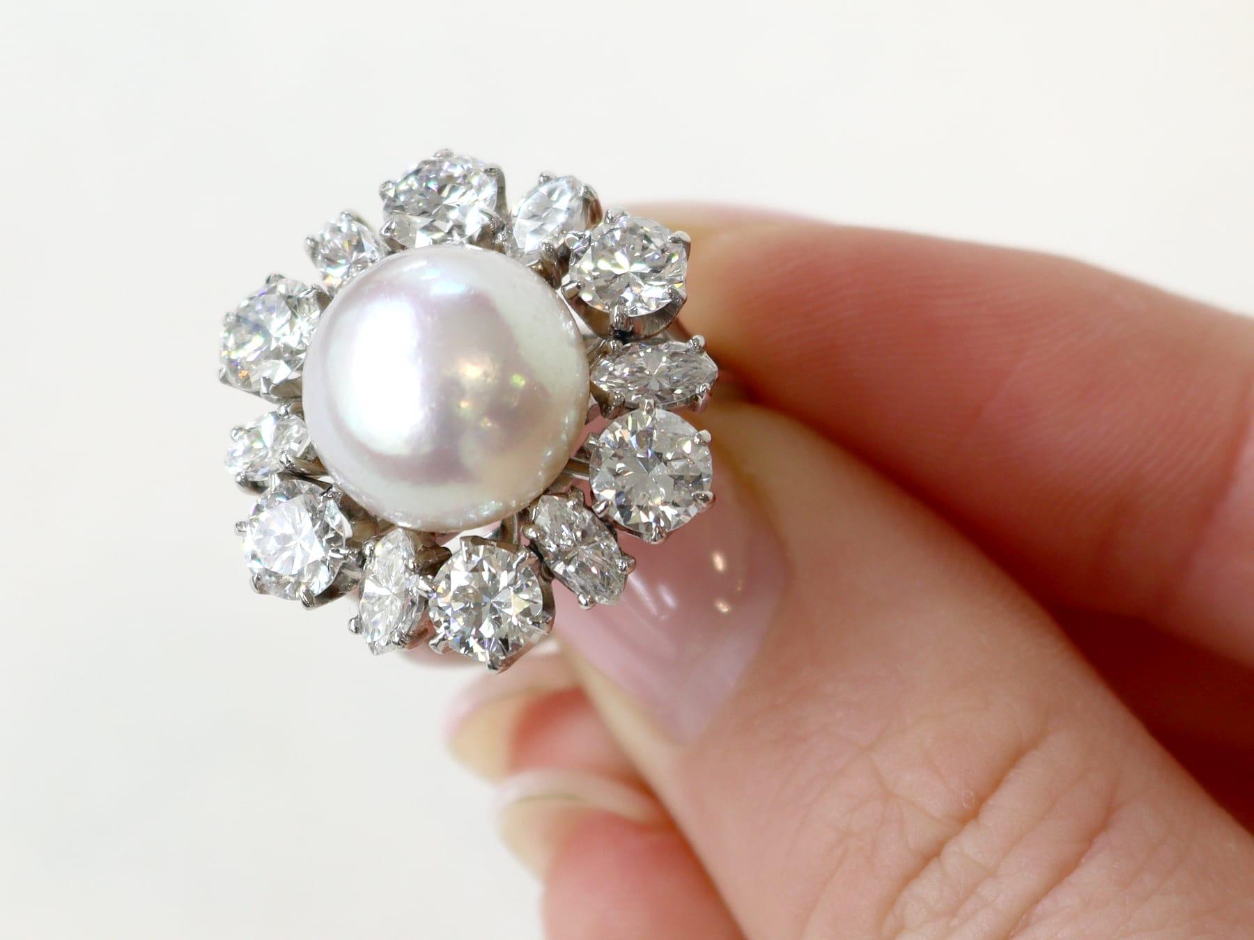 Bague robe vintage en platine avec perle de culture et diamants de 4,50 carats Excellent état - En vente à Jesmond, Newcastle Upon Tyne