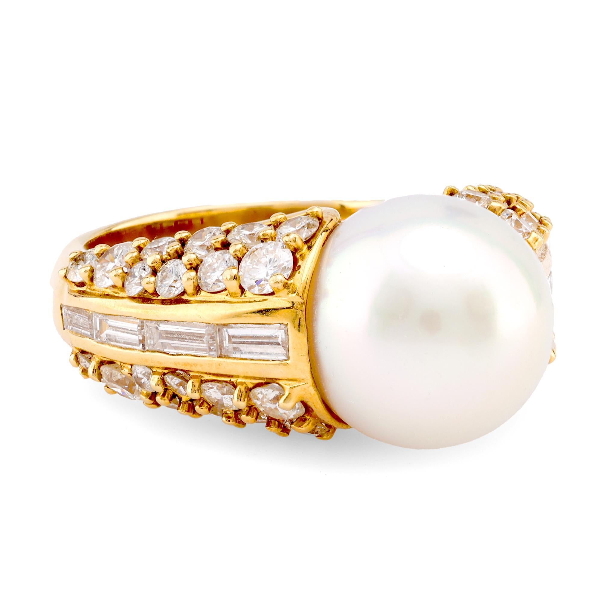 Taglio baguette Anello da cocktail vintage con perle coltivate e diamanti in oro giallo 18 carati