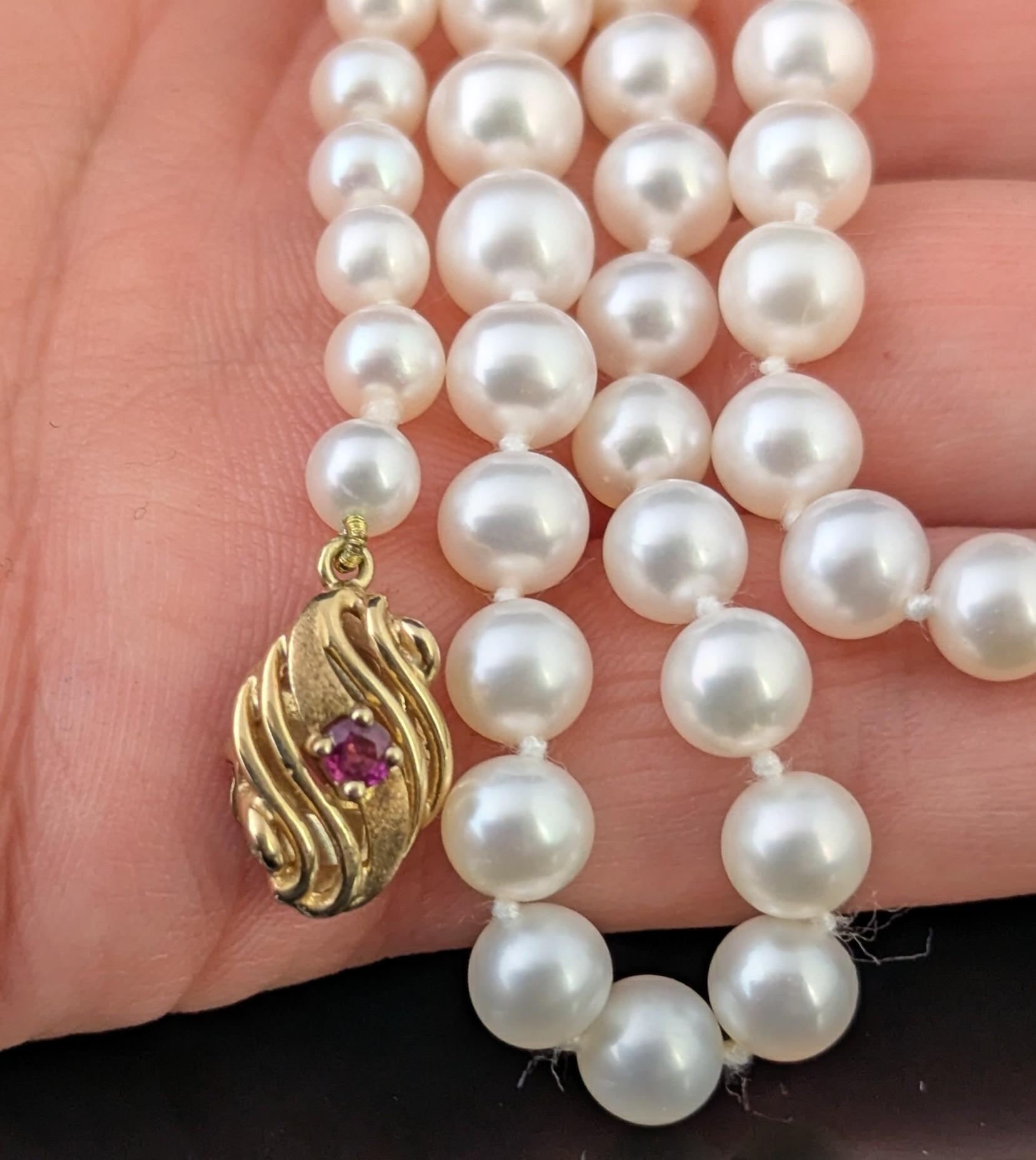 Collana di perle coltivate vintage, oro 9k e chiusura in rubino in vendita 5