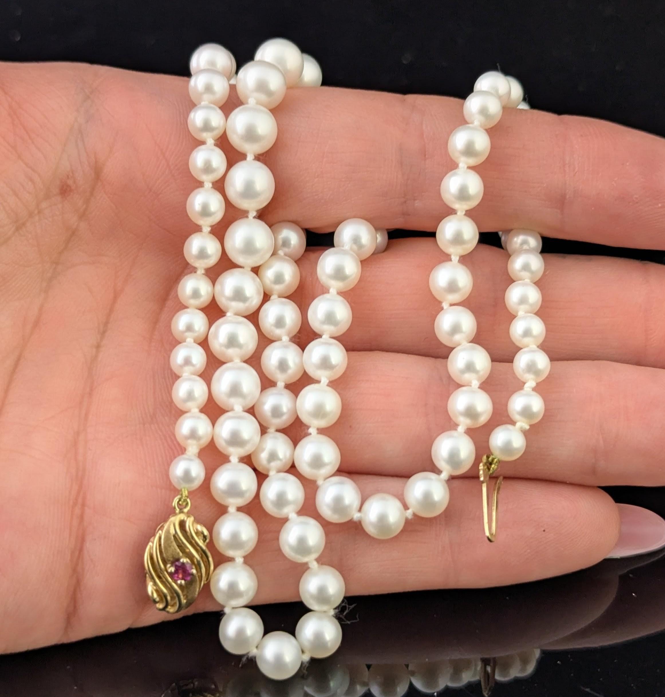 Collana di perle coltivate vintage, oro 9k e chiusura in rubino in vendita 1