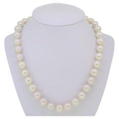 Vintage Collana di perle coltivate Chiusura a sfera con diamanti 0,65 carati