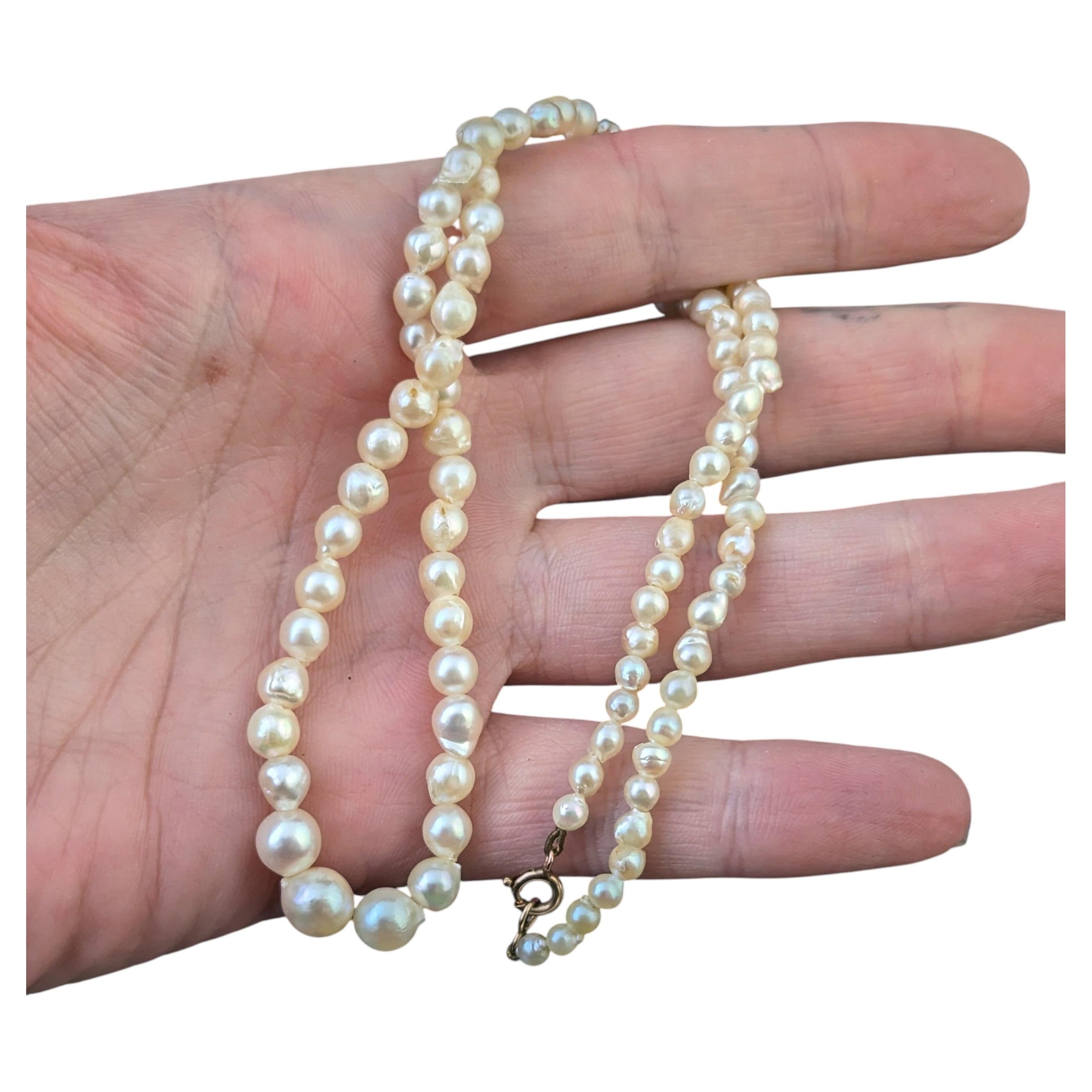 Collier vintage en perles de culture avec fermoir en or 9 carats, vers les années 1960