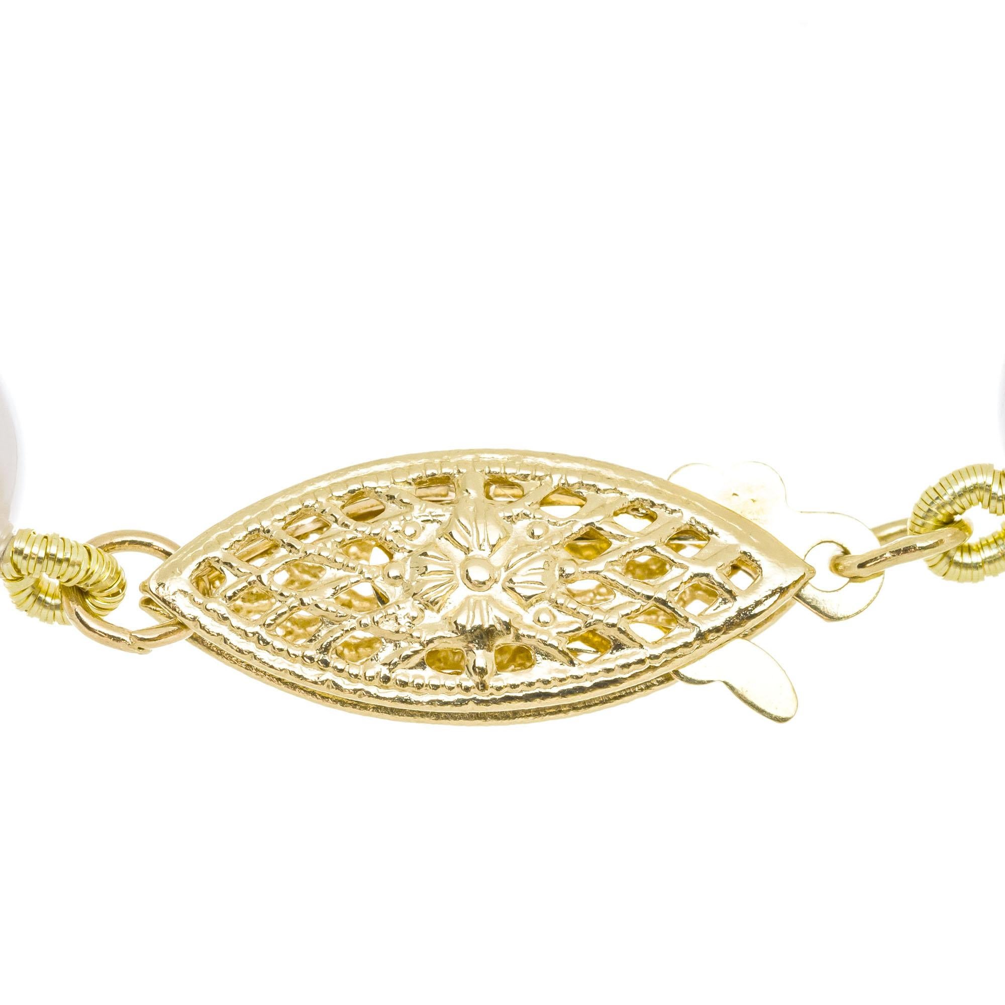 Halskette aus Gelbgold mit Zuchtperlen Damen im Angebot