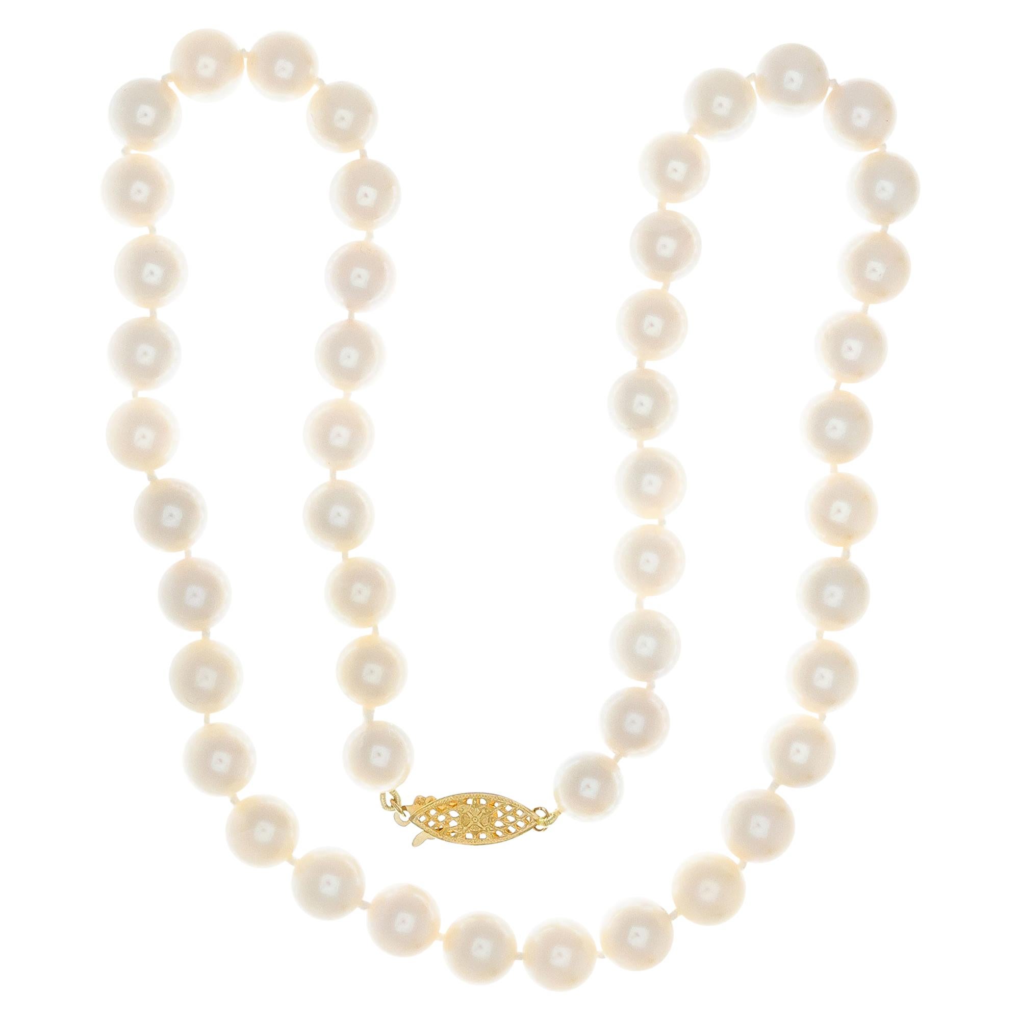 Vintage Cultured Pearl Yellow Gold Necklace For Sale