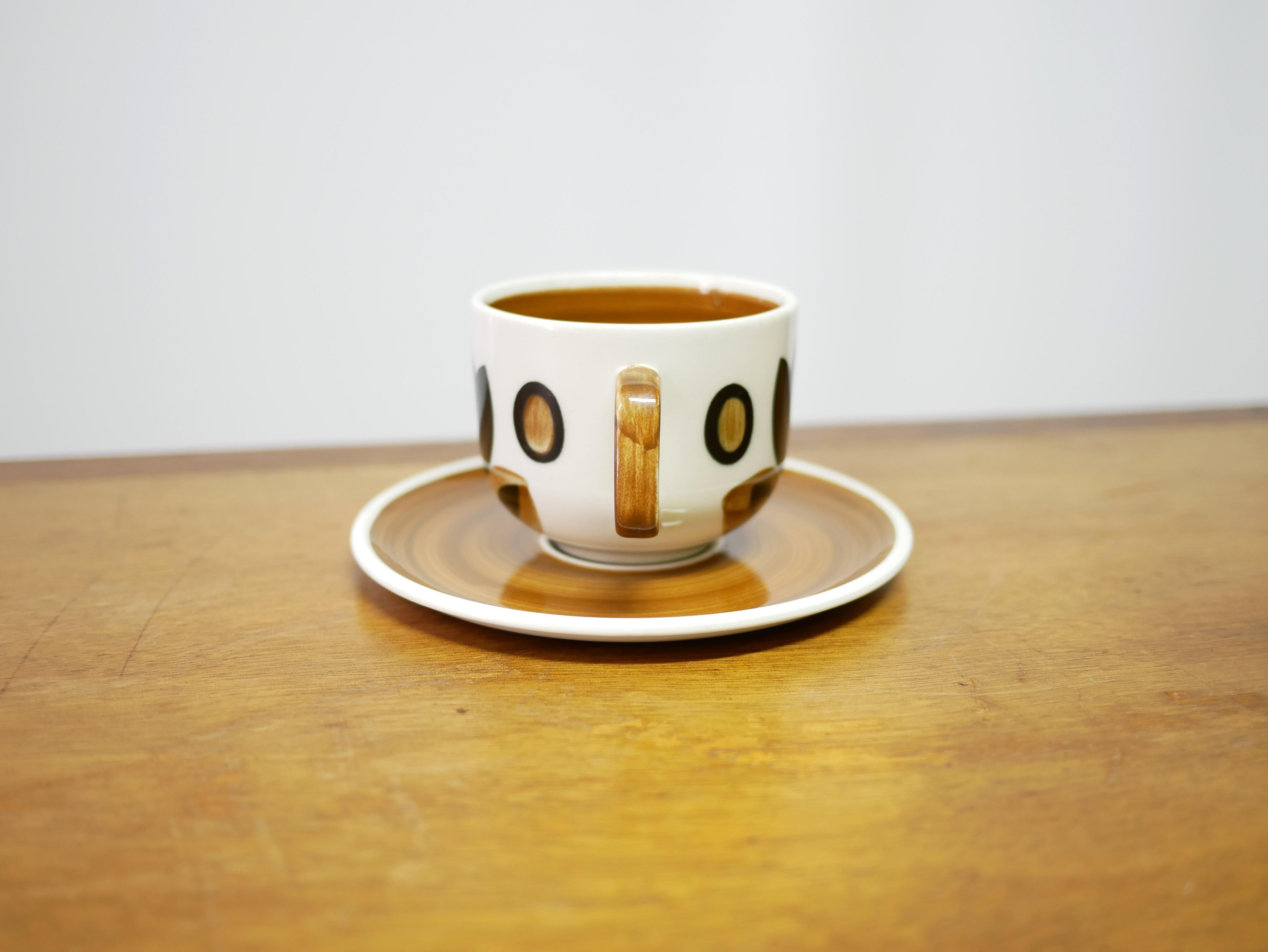 Taza y platillo vintage fabricados por Boch La Louvière en venta 1