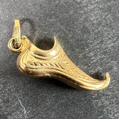 Vintage Curled Toe Shoe 18K Yellow Gold Charm Pendant