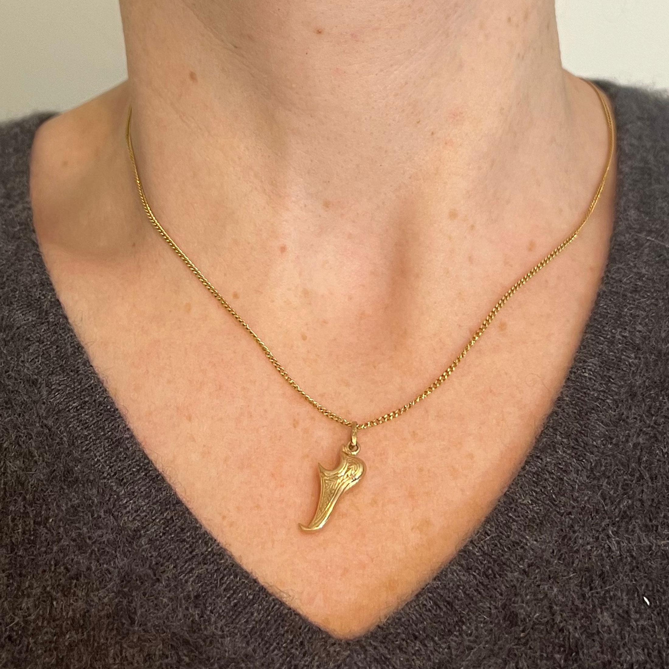 Women's or Men's Vintage Curled Toe Shoe 18K Yellow Gold Charm Pendant For Sale