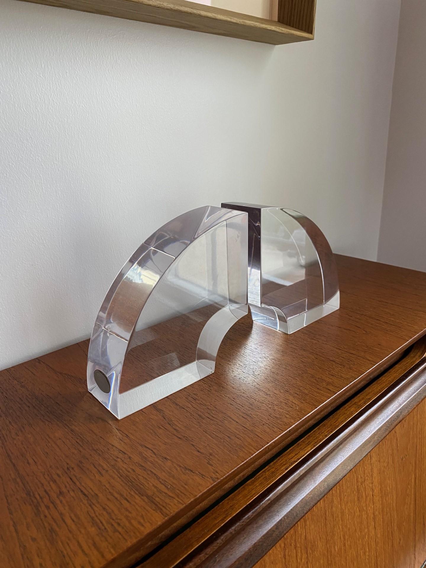 Vintage Curved Astrolite Lucite Bookends by Ritts Co. of Los Angeles For Sale 2