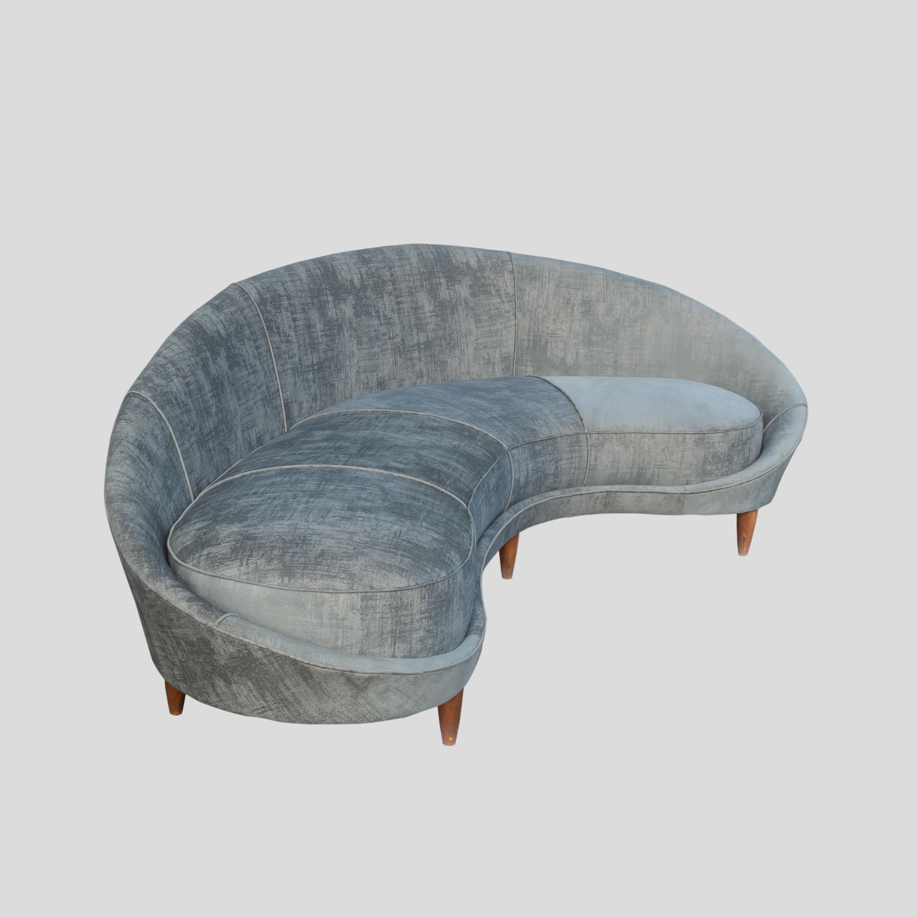 Mid-20th Century Vintage Curved Sofa 1950s Italian Designed in Grey Velvet by Federico Munari 