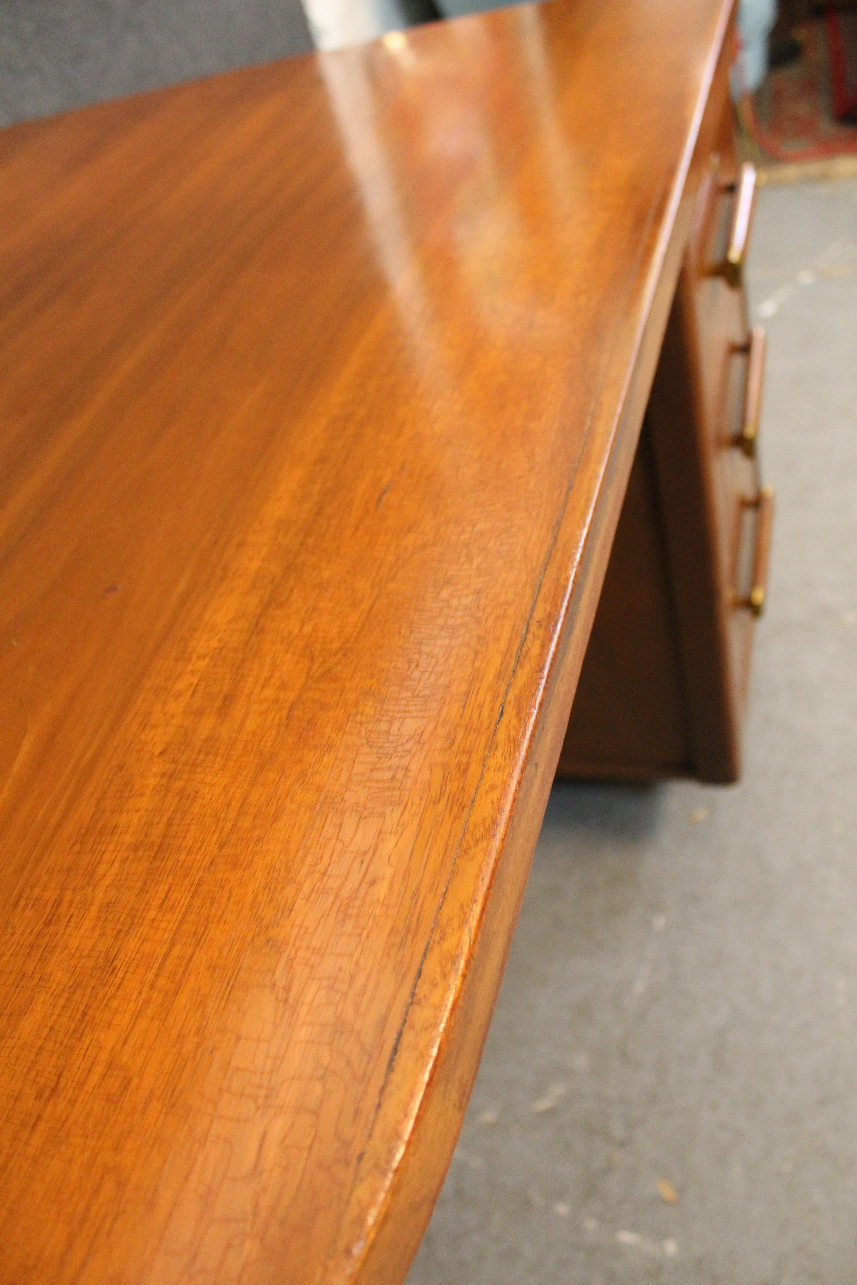 Vintage Curved Walnut Art Deco Executive Desk For Sale 4