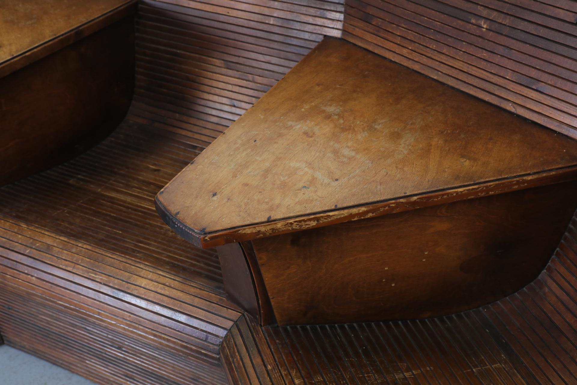Siège vintage en bois courbé provenant d'une gare néerlandaise en vente 8