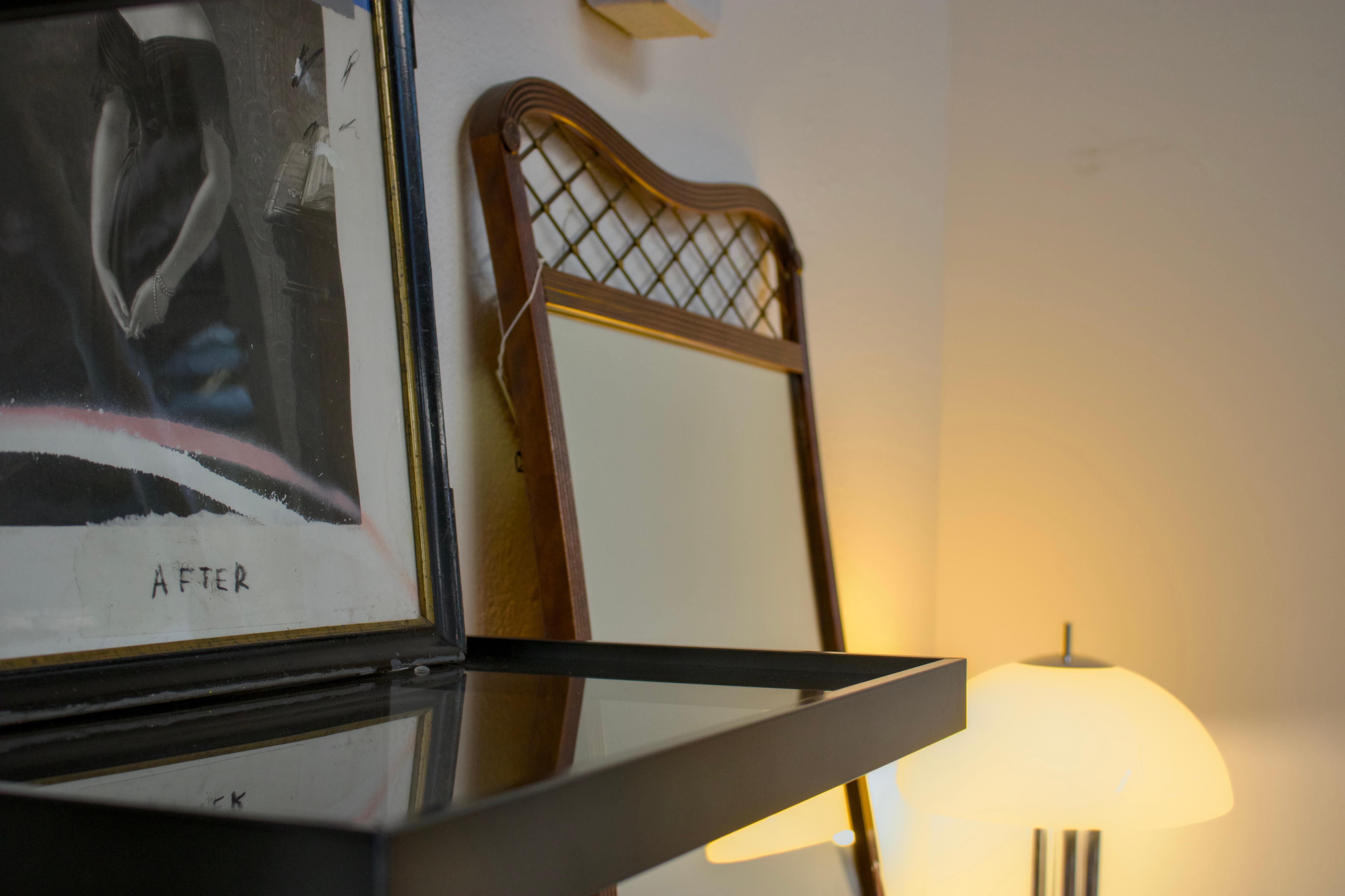 20ième siècle Miroir vintage incurvé avec détails en treillis, mi-siècle moderne en vente