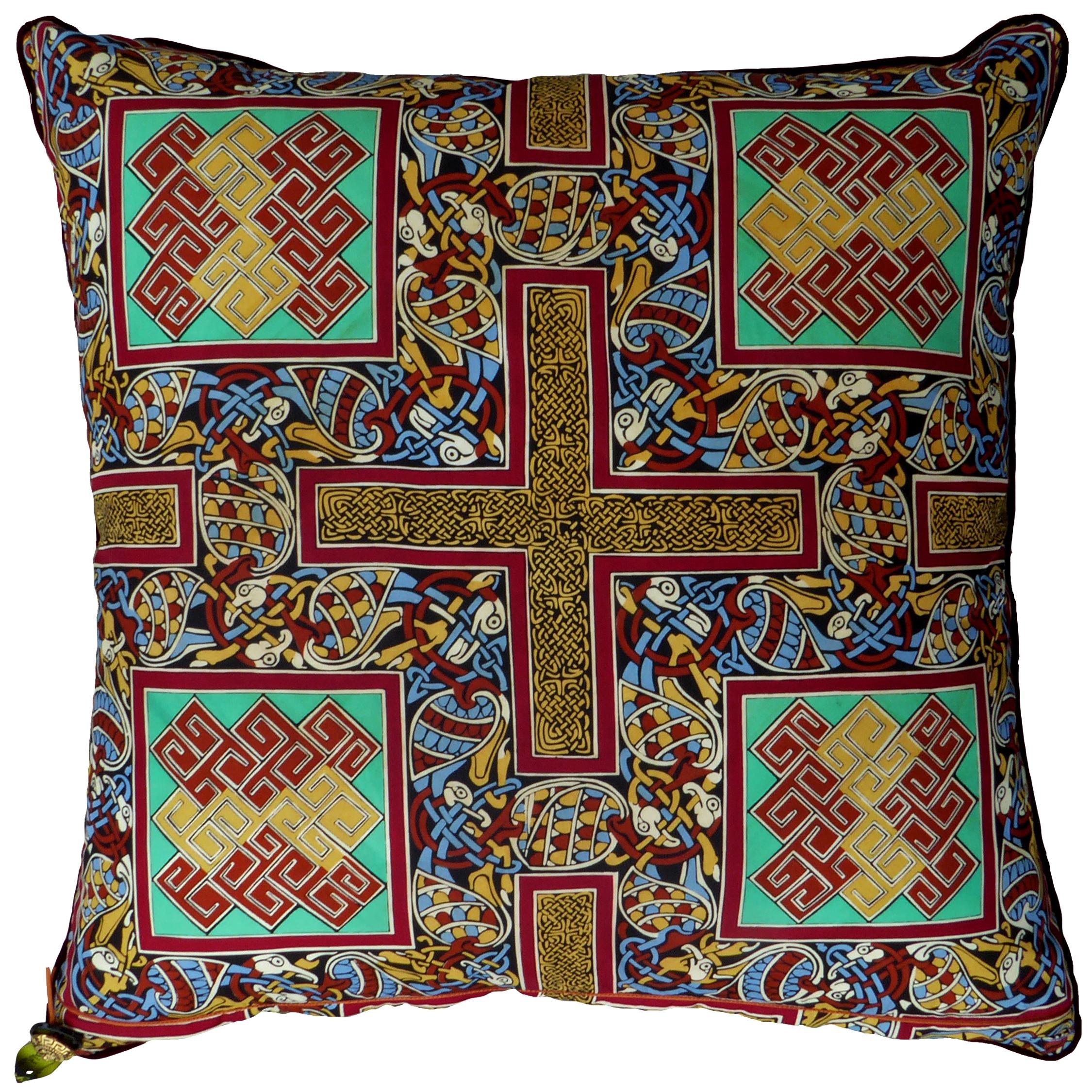 The Liberty Building
circa 1970 and 1980
British made bespoke luxury cushion created using original vintage silks. The front side features the wonderful graphics of the iconic Liberty Building – manufactured and designed by Liberty of London.