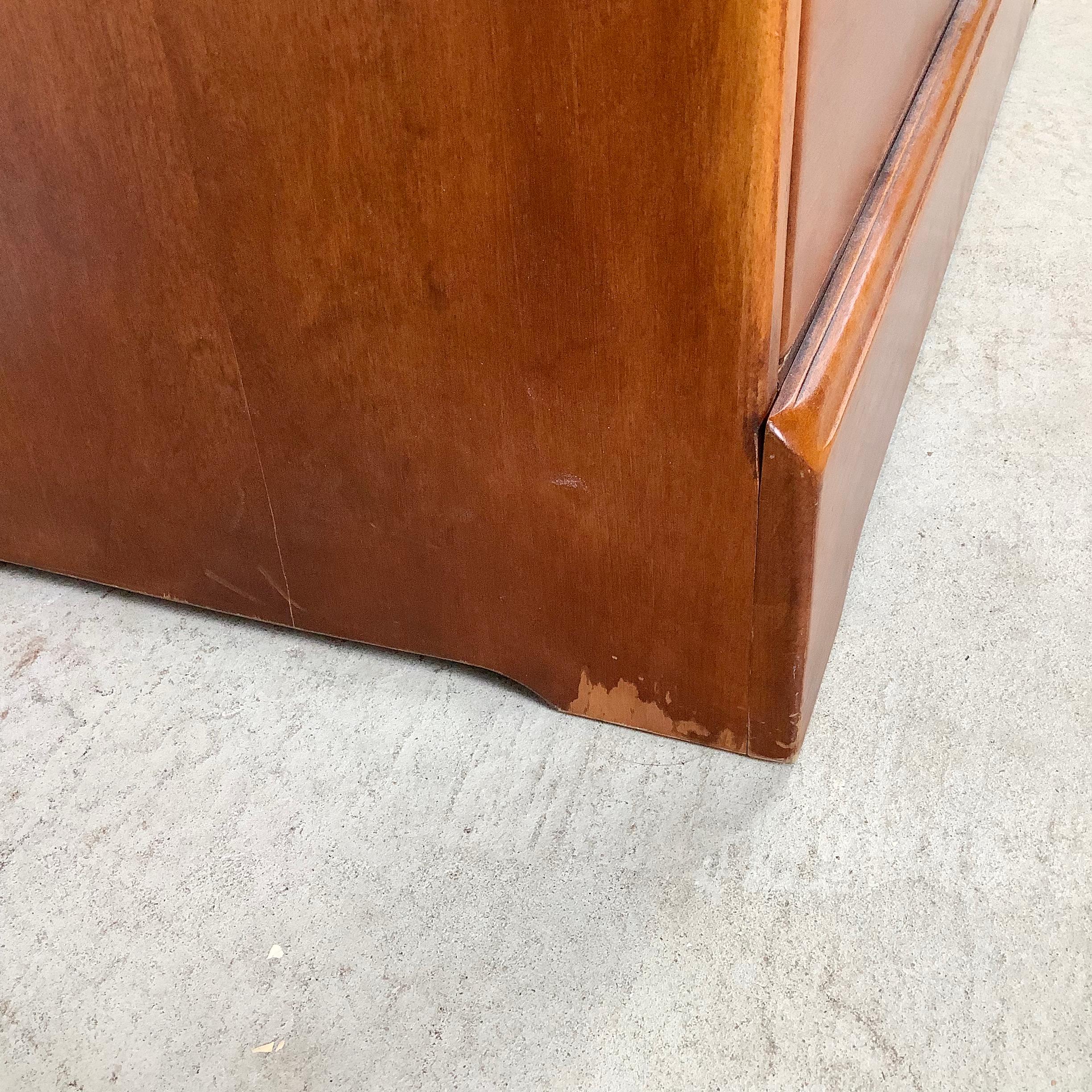 Vintage Cushman Colonial Chest attr. Peter Schuyler For Sale 1