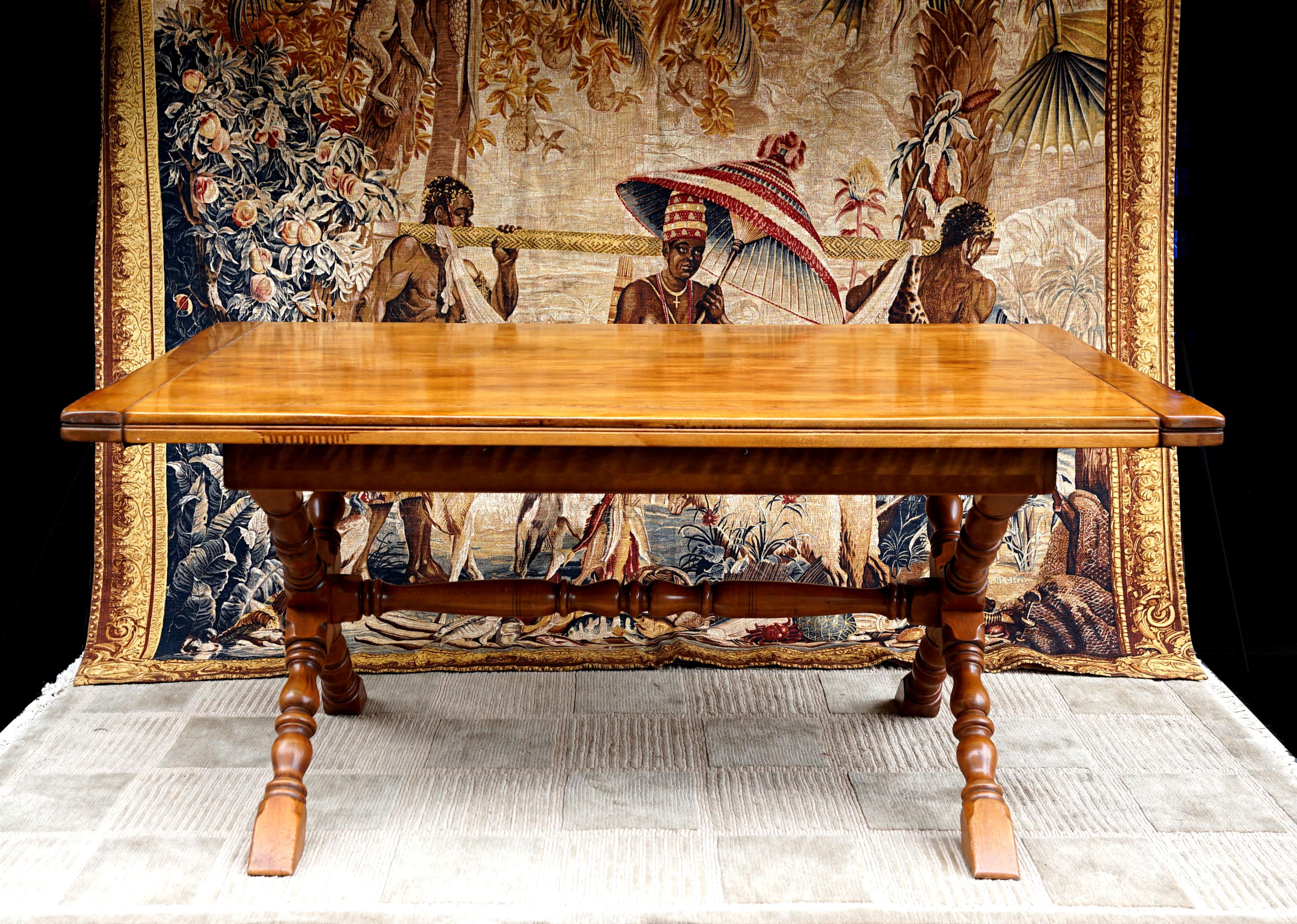Cushman Colonial Creations Sawbuck-Tisch aus massivem Ahornholz mit Trestle, Vintage im Angebot 6