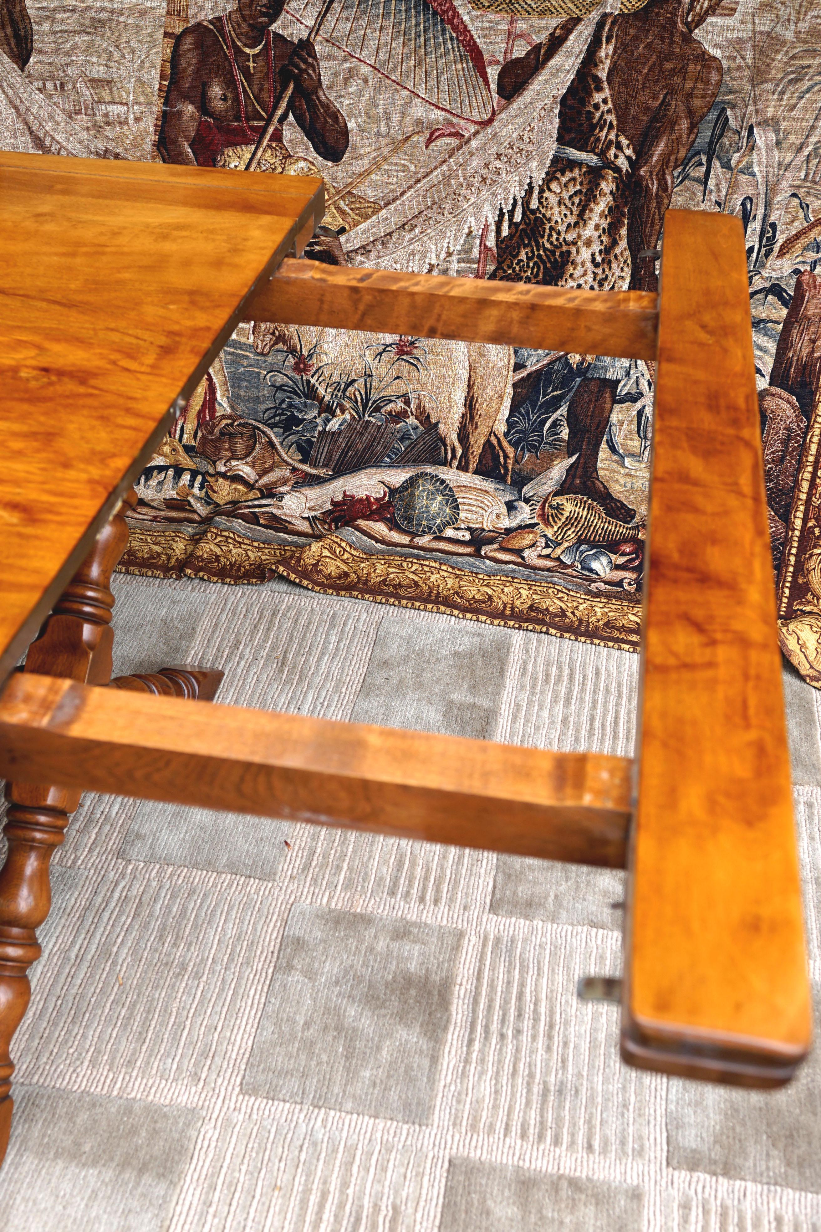 Cushman Colonial Creations Sawbuck-Tisch aus massivem Ahornholz mit Trestle, Vintage im Angebot 1