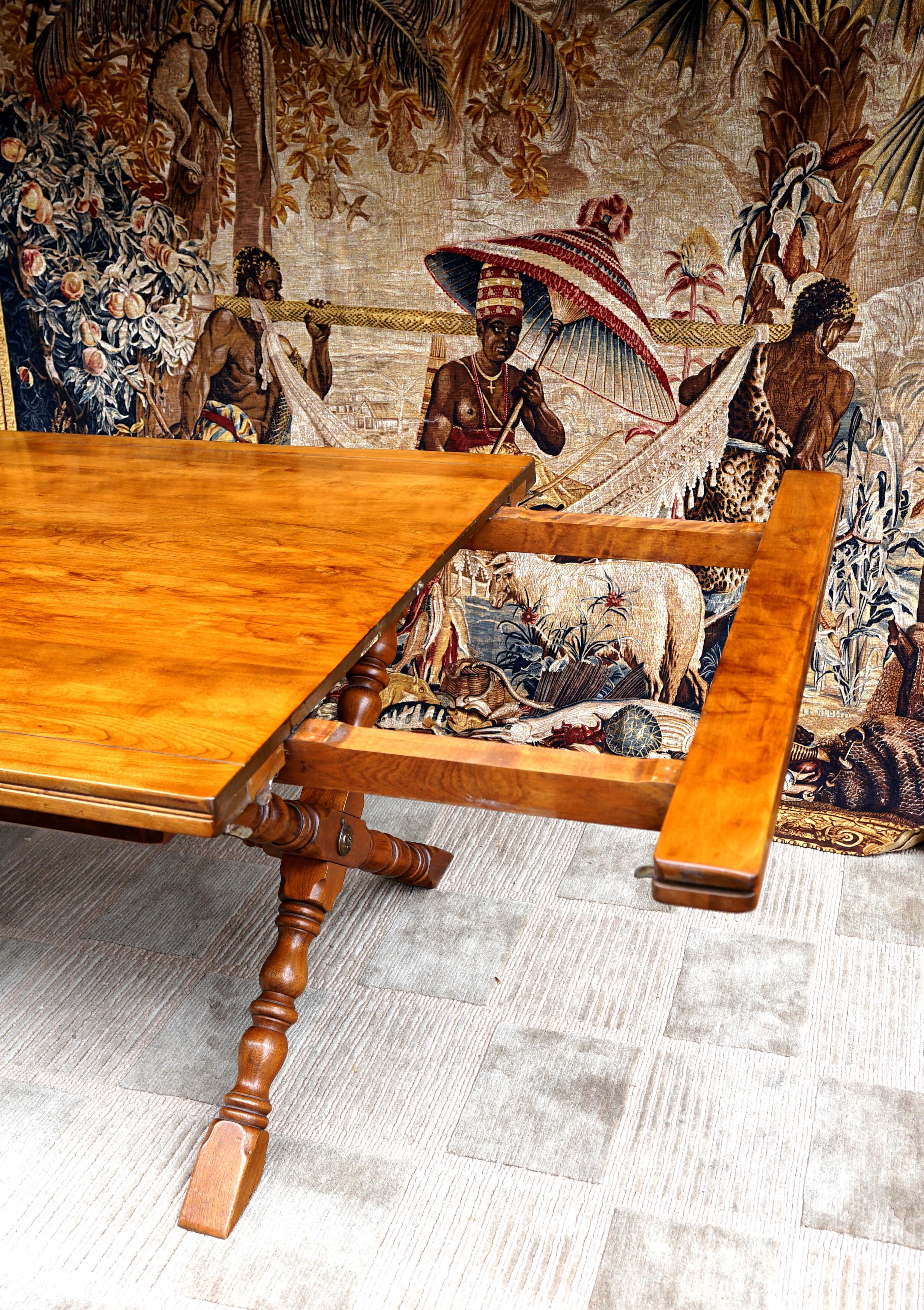 Cushman Colonial Creations Sawbuck-Tisch aus massivem Ahornholz mit Trestle, Vintage im Angebot 2