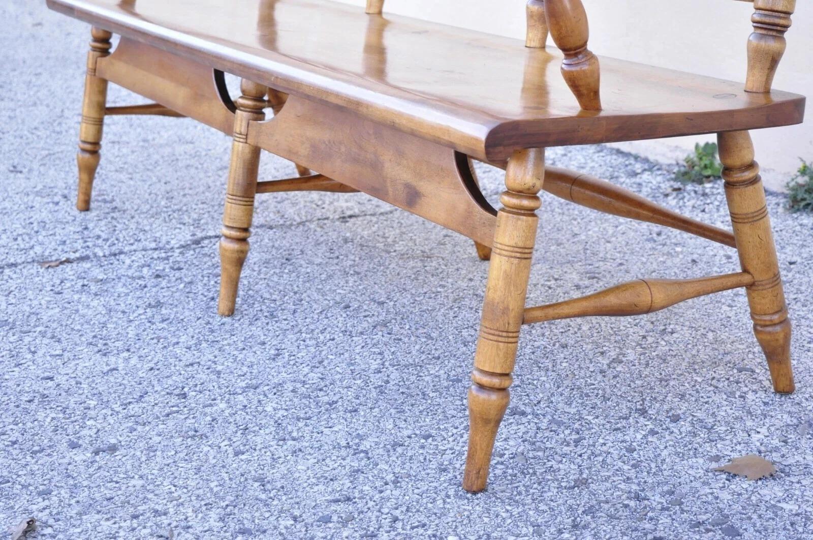 Vintage By Cushman Federal Style Legno d'acero intagliato Schienale d'aquila Panca dei diaconi in vendita 1