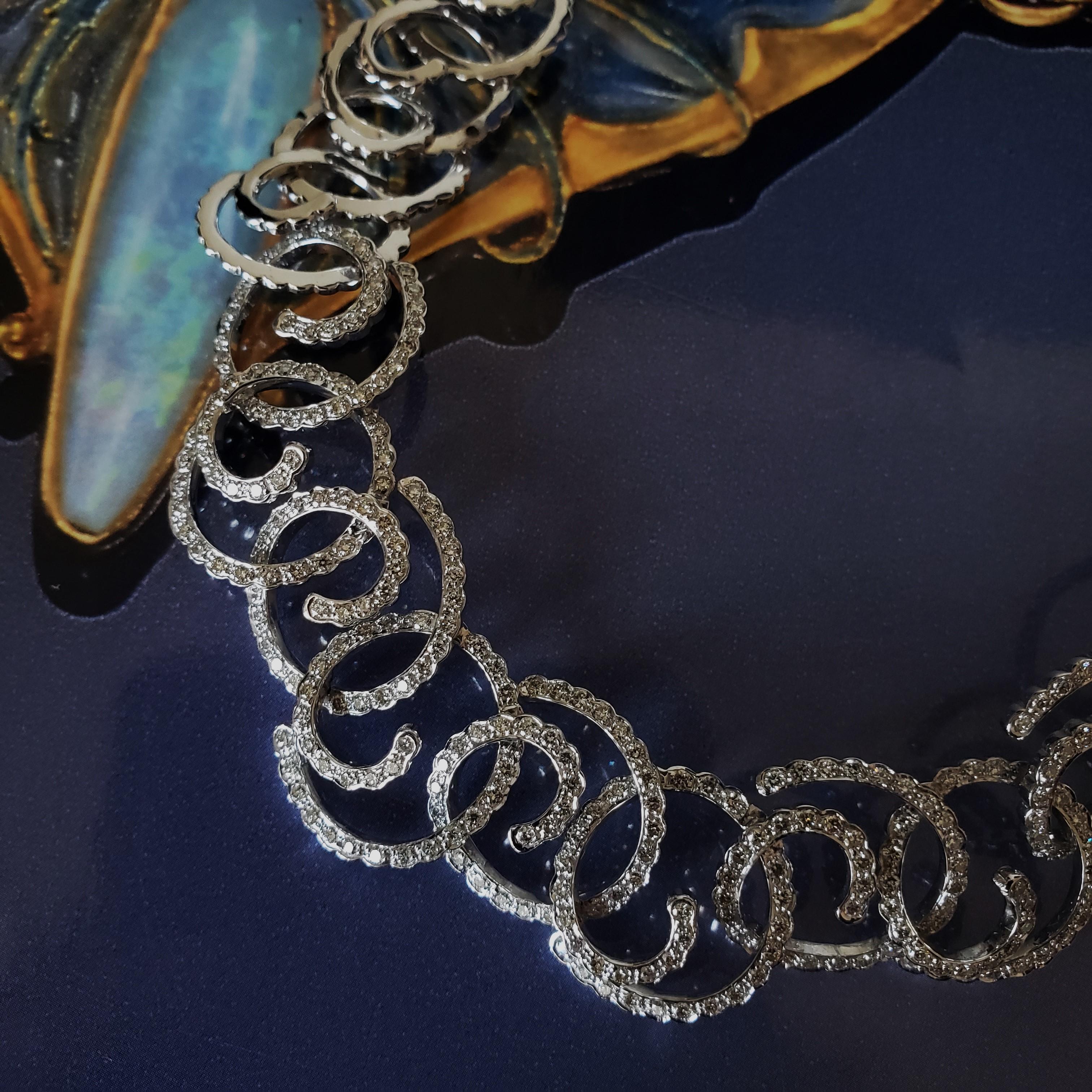 Collier vintage personnalisé en or blanc 18K 530 plus diamants Vague de l'océan en vente 2