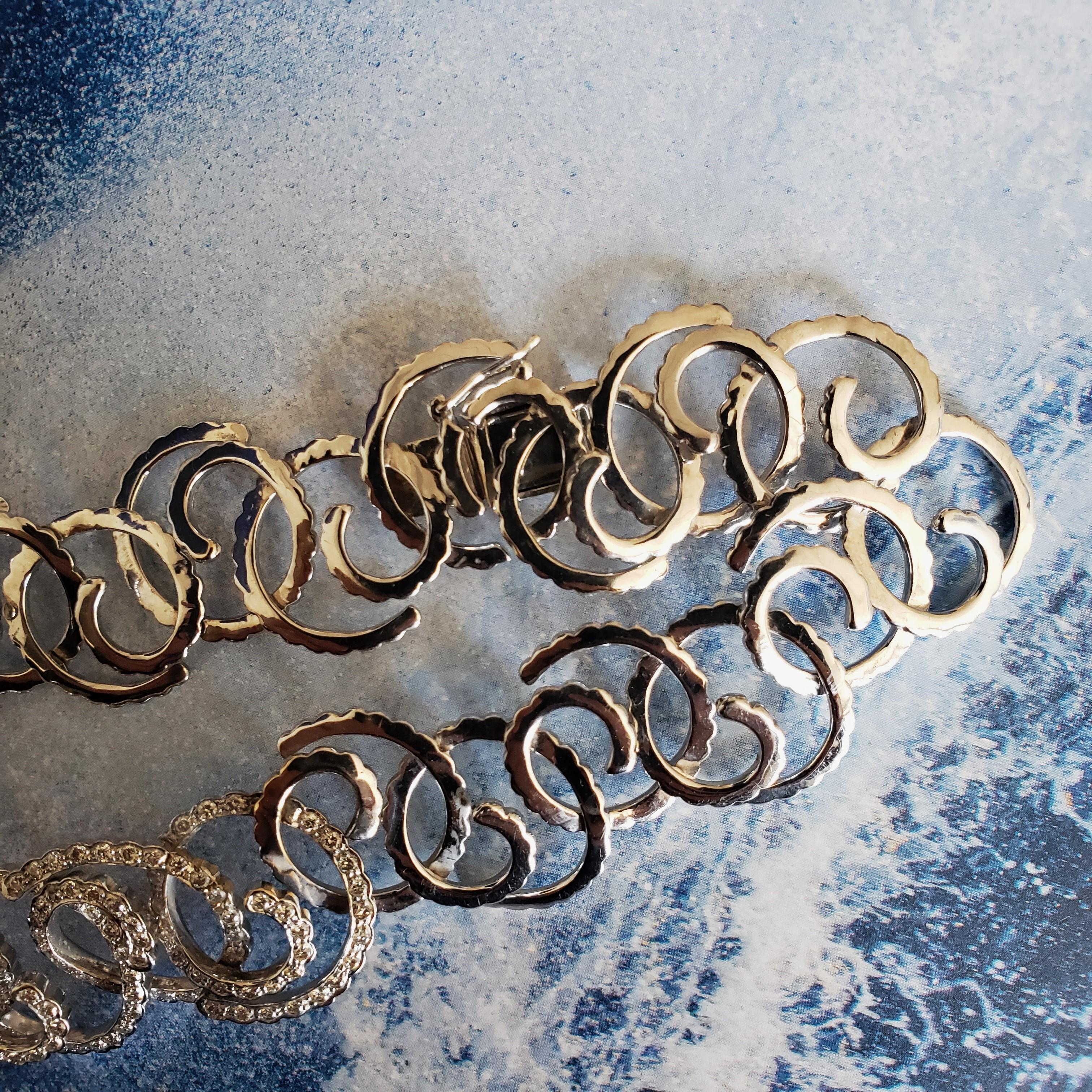 Collier vintage personnalisé en or blanc 18K 530 plus diamants Vague de l'océan en vente 4