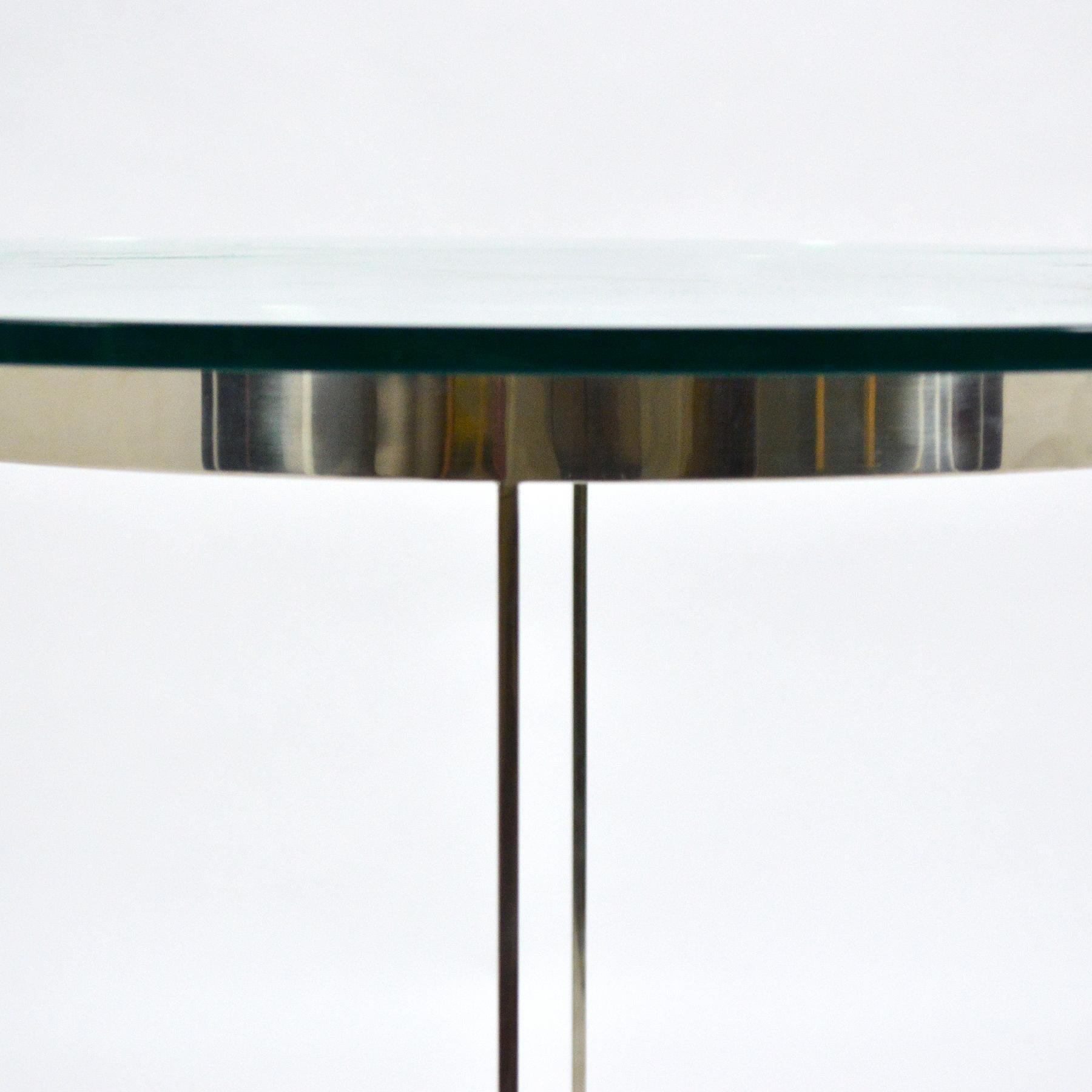Table d'appoint vintage en acier inoxydable fabriquée sur-mesure Bon état - En vente à Highland, IN