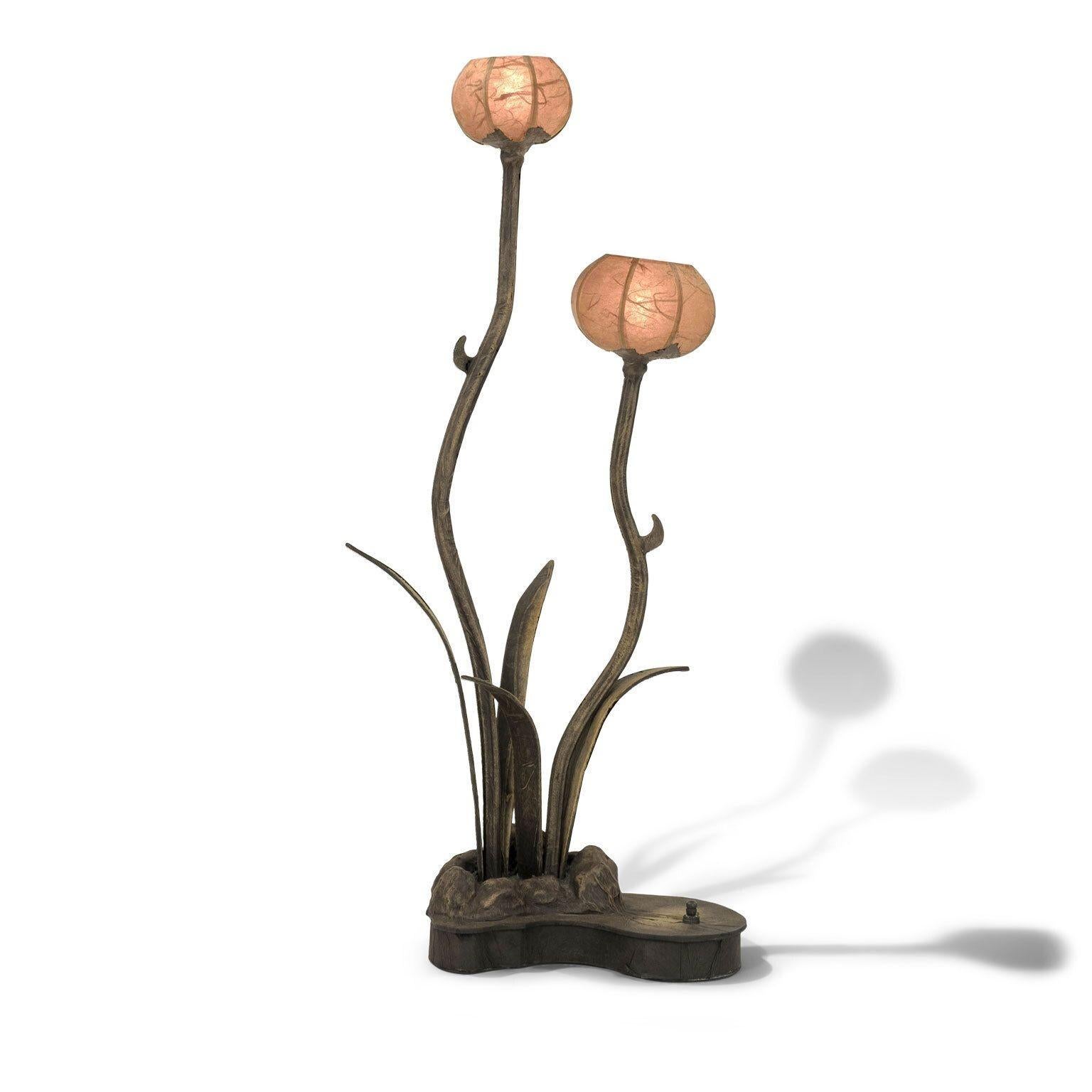 Artisanat Lampe de Table Vintage Personnalisée 'Flower' en vente