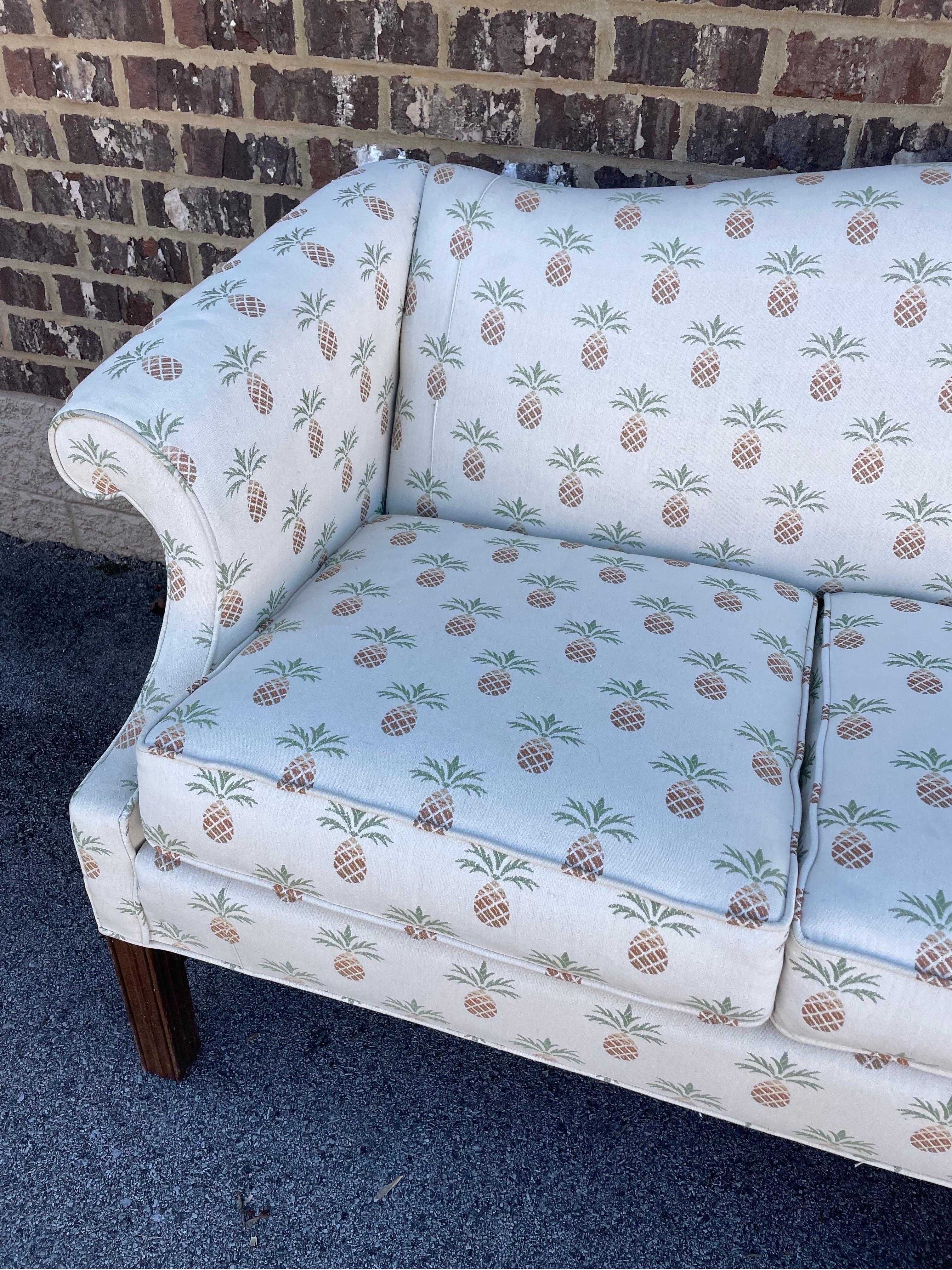 Vintage Custom Hand-Crafted Chippendale Camelback Sofa After George Hepplewhite In Good Condition For Sale In Cookeville, TN