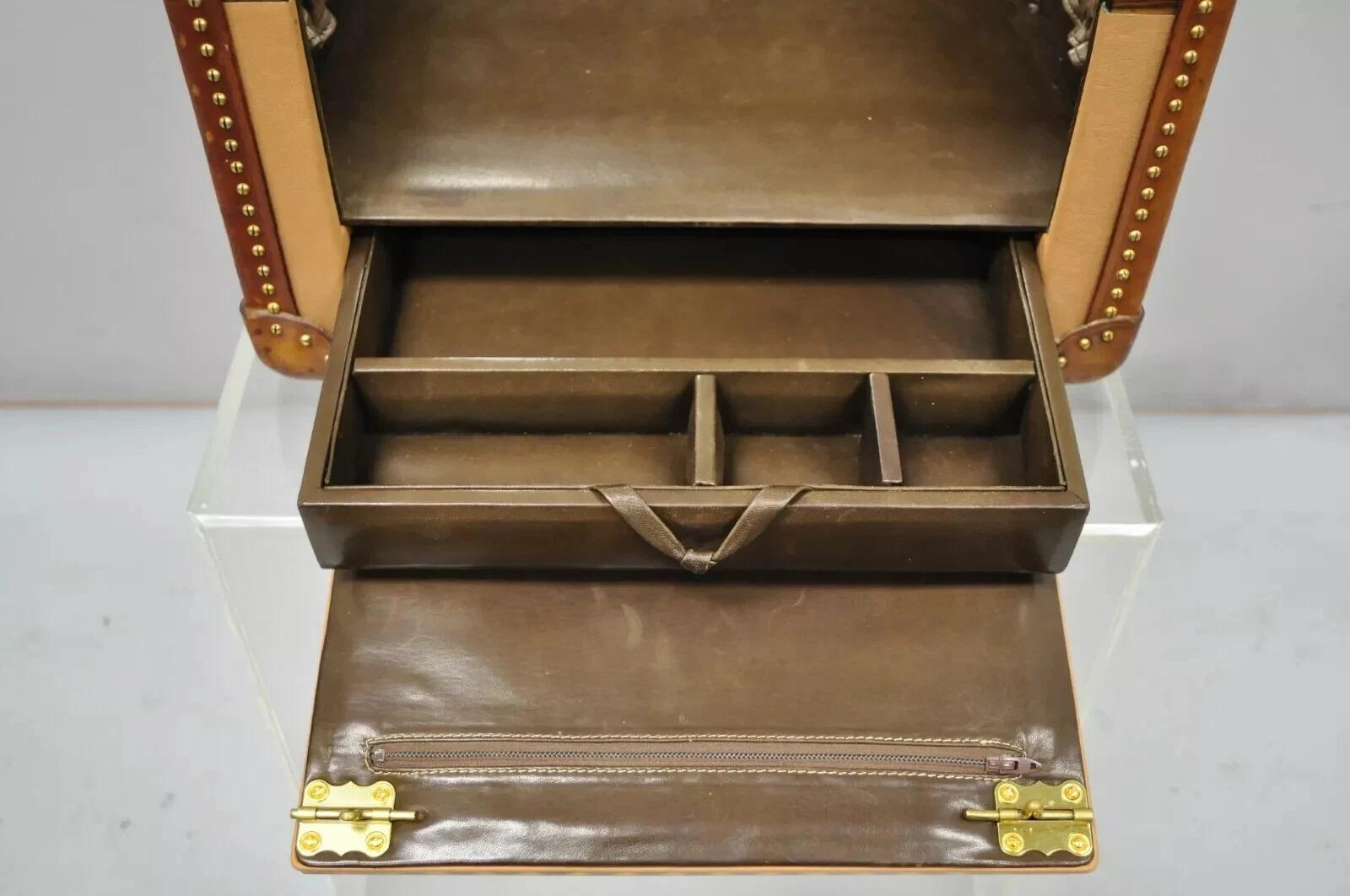 Vintage Custom Italian Leather Toiletry Box Case Travel Trunk w / Messing-Nagel trimmen im Angebot 2