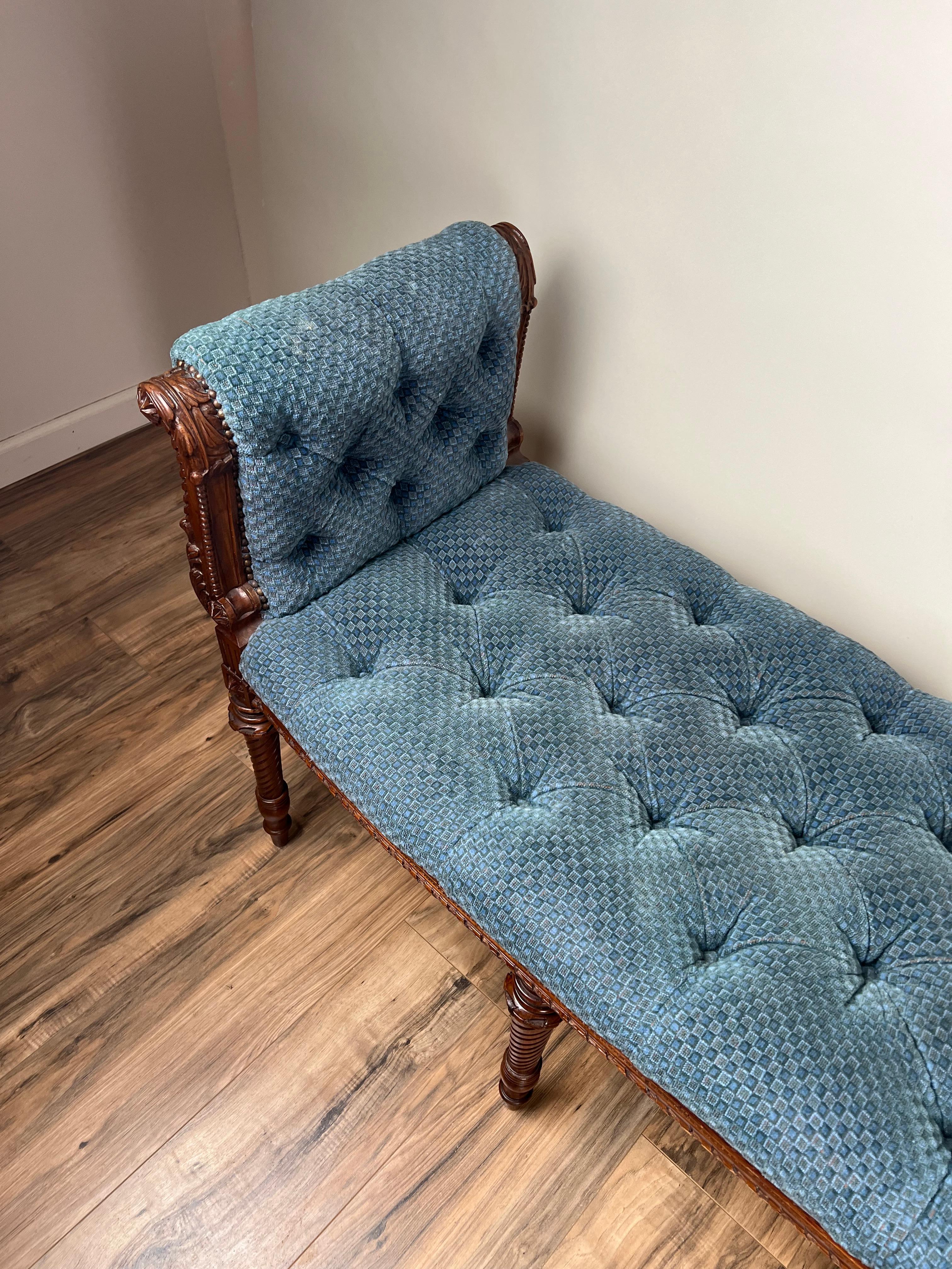 XXIe siècle et contemporain Siège de fenêtre vintage en noyer, style Louis XVI, fait sur mesure en vente