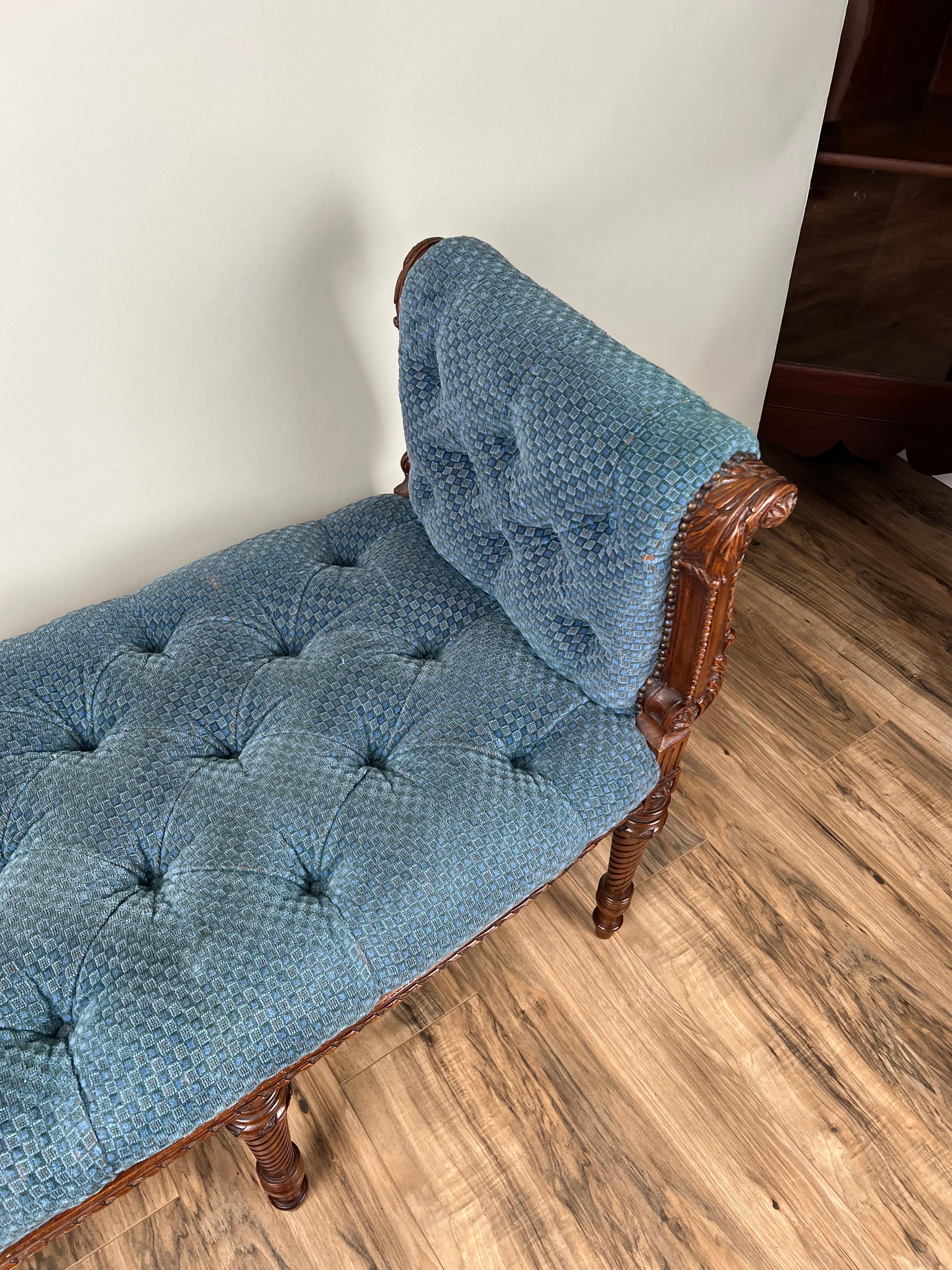 Noyer Siège de fenêtre vintage en noyer, style Louis XVI, fait sur mesure en vente