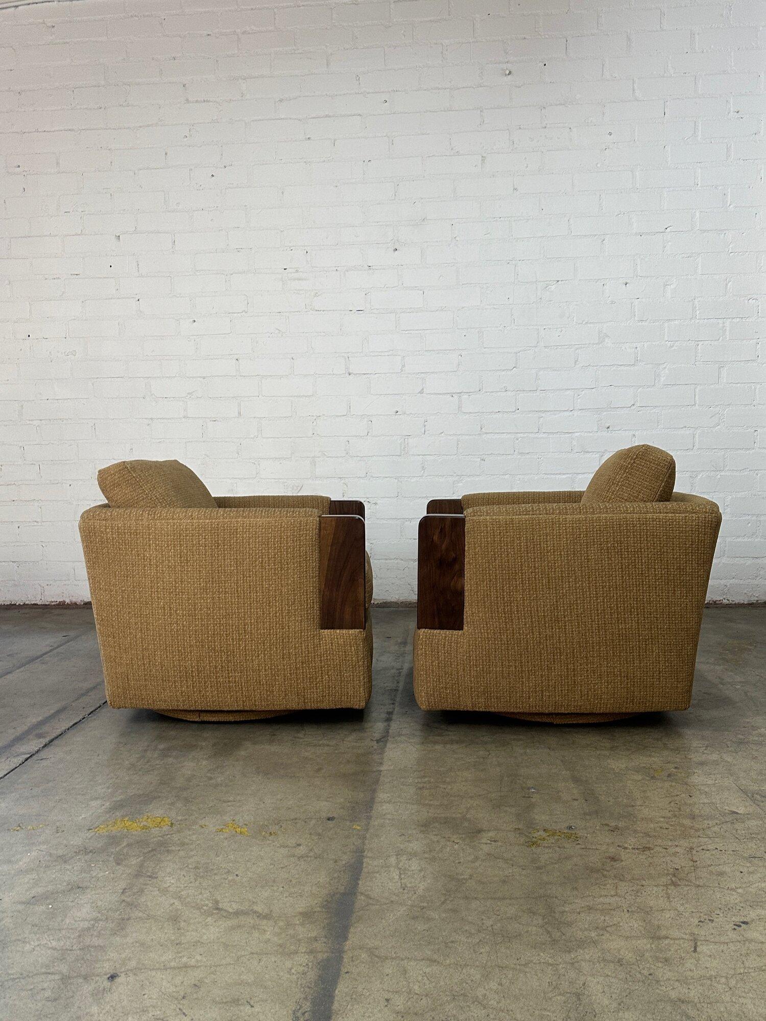 Vintage custom swivel chairs -pair For Sale 4