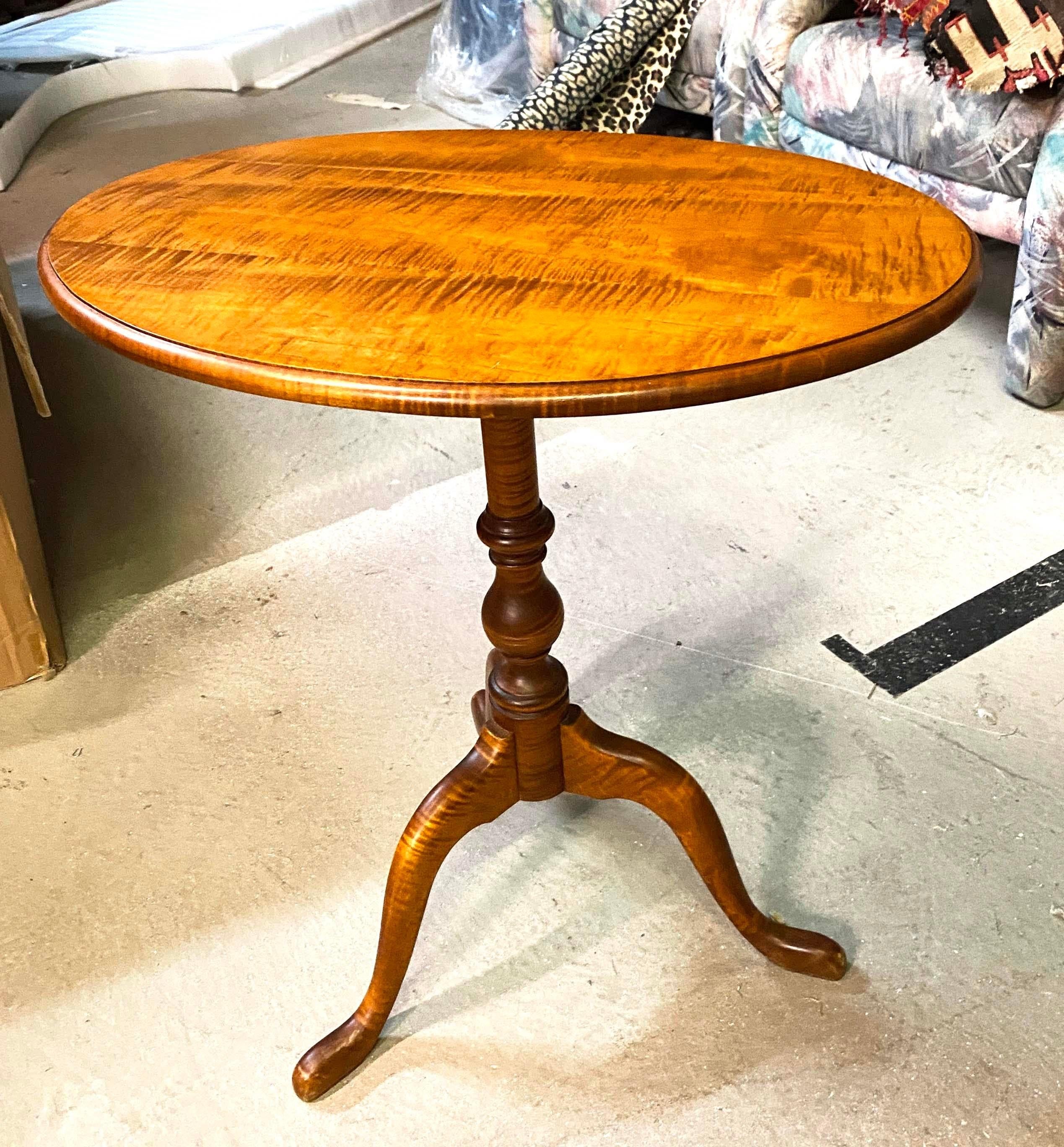 Vintage American Tiger Maple Tilt-Top Tea Table American, 20th C by Rob Roy Design in Stratham, NH 

Dimensions
27
