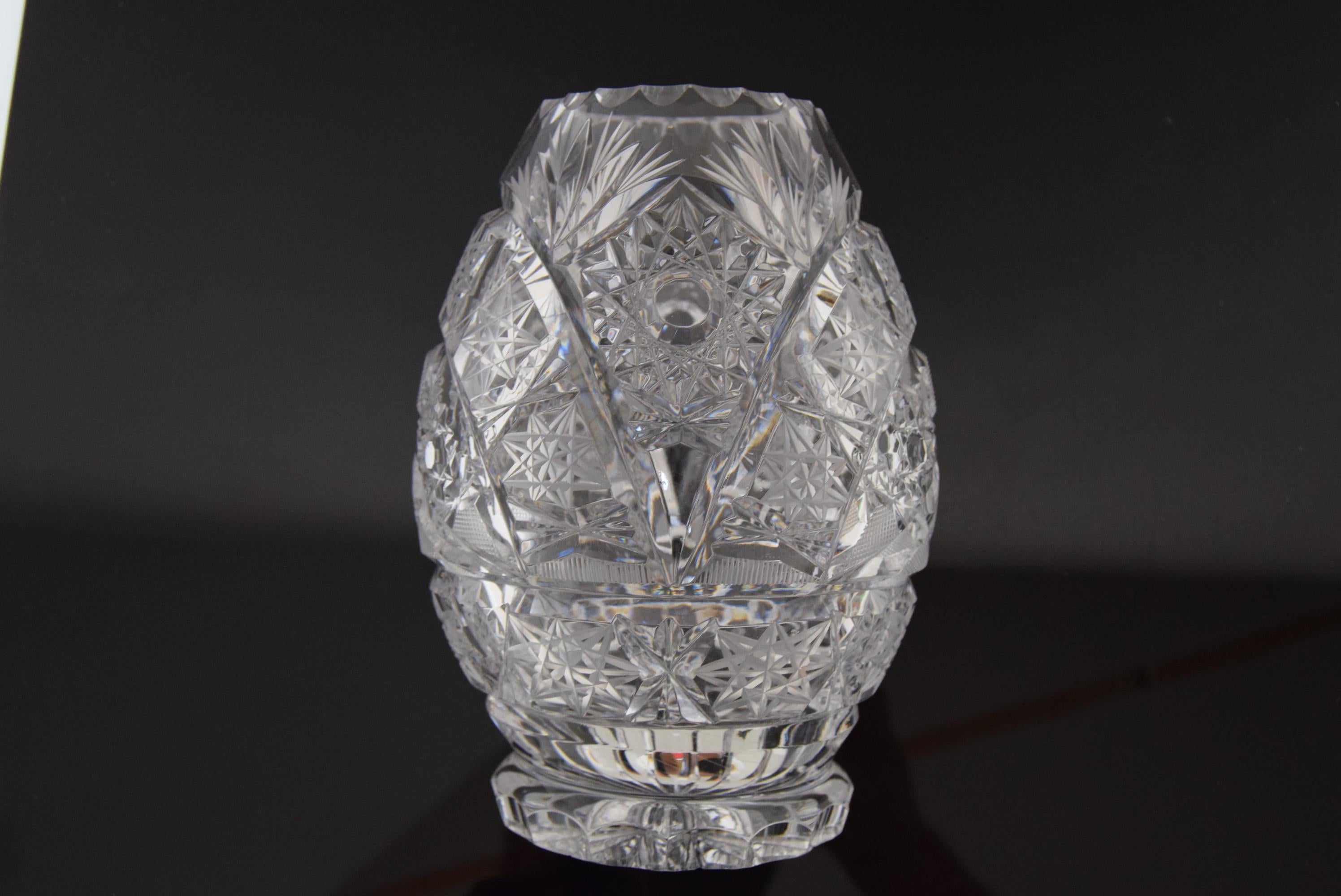 Vintage Cut Crystal Glass Vase, Glasswork Novy Bor, 1950's.  For Sale 5
