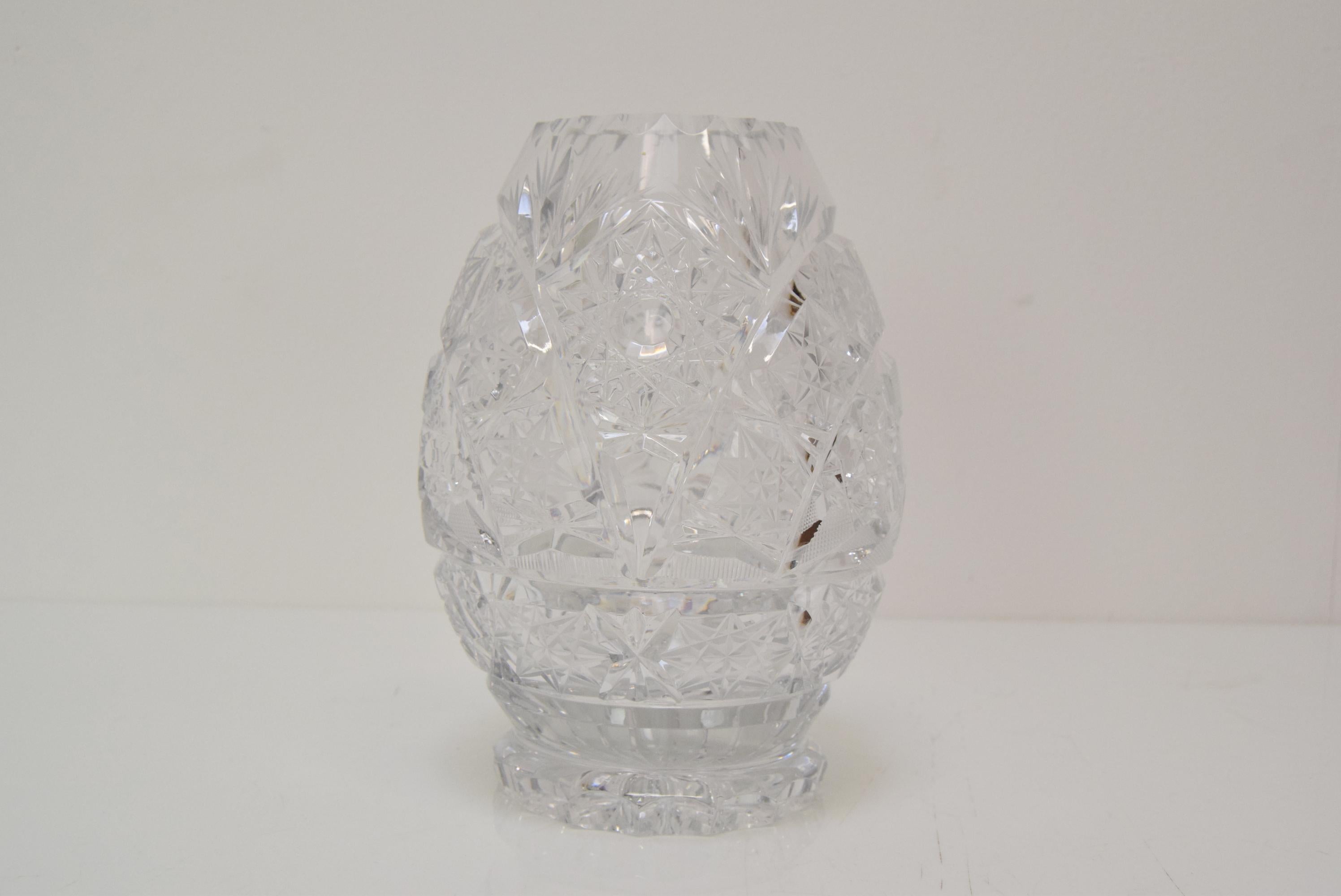 
Fabriqué en Tchécoslovaquie
Fabriqué en verre de cristal, verre taillé
Fabriqué à la main
Repolissage
Bon état d'origine