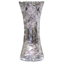 Vase trompette vintage en cristal taillé avec motifs de feuilles et de fleurs givrés et gravés