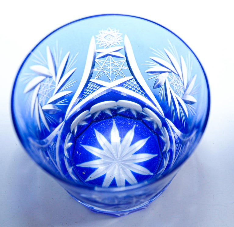https://a.1stdibscdn.com/vintage-cut-crystal-whiskey-glass-tumbler-baccarat-sapphire-blue-for-sale-picture-13/f_9068/f_230435721616421949233/Royal_blue_Crystal_Whiskey_Glasses_18_master.jpg?width=768