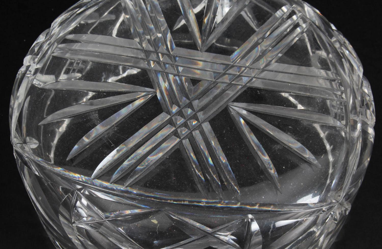 Kristallschale aus geschliffenem Glas 20. Jahrhundert im Angebot 5